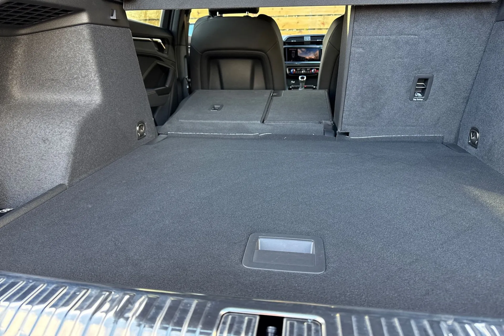 Audi Q3 thumbnail image number 23