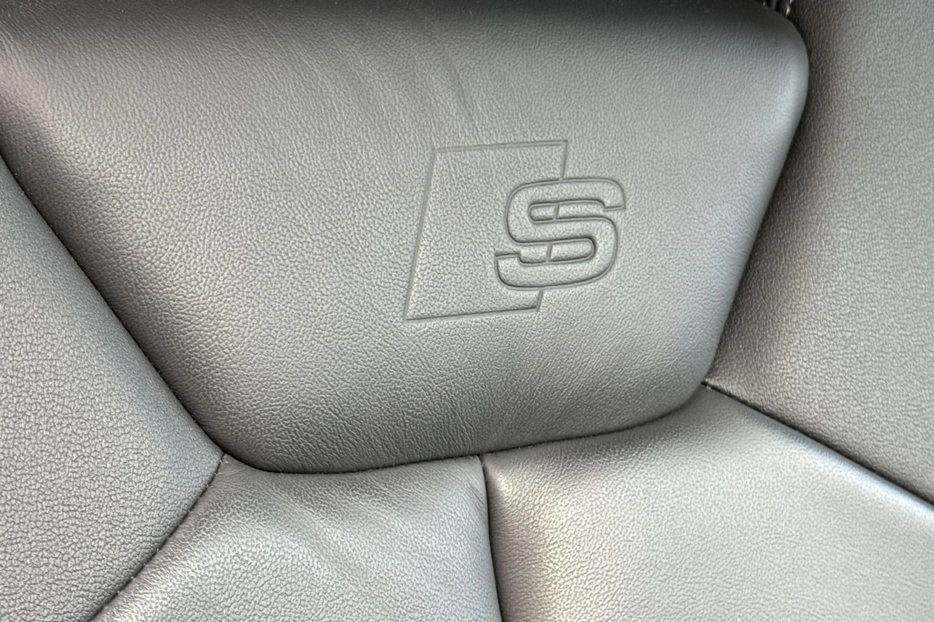 Audi Q3 thumbnail image number 55