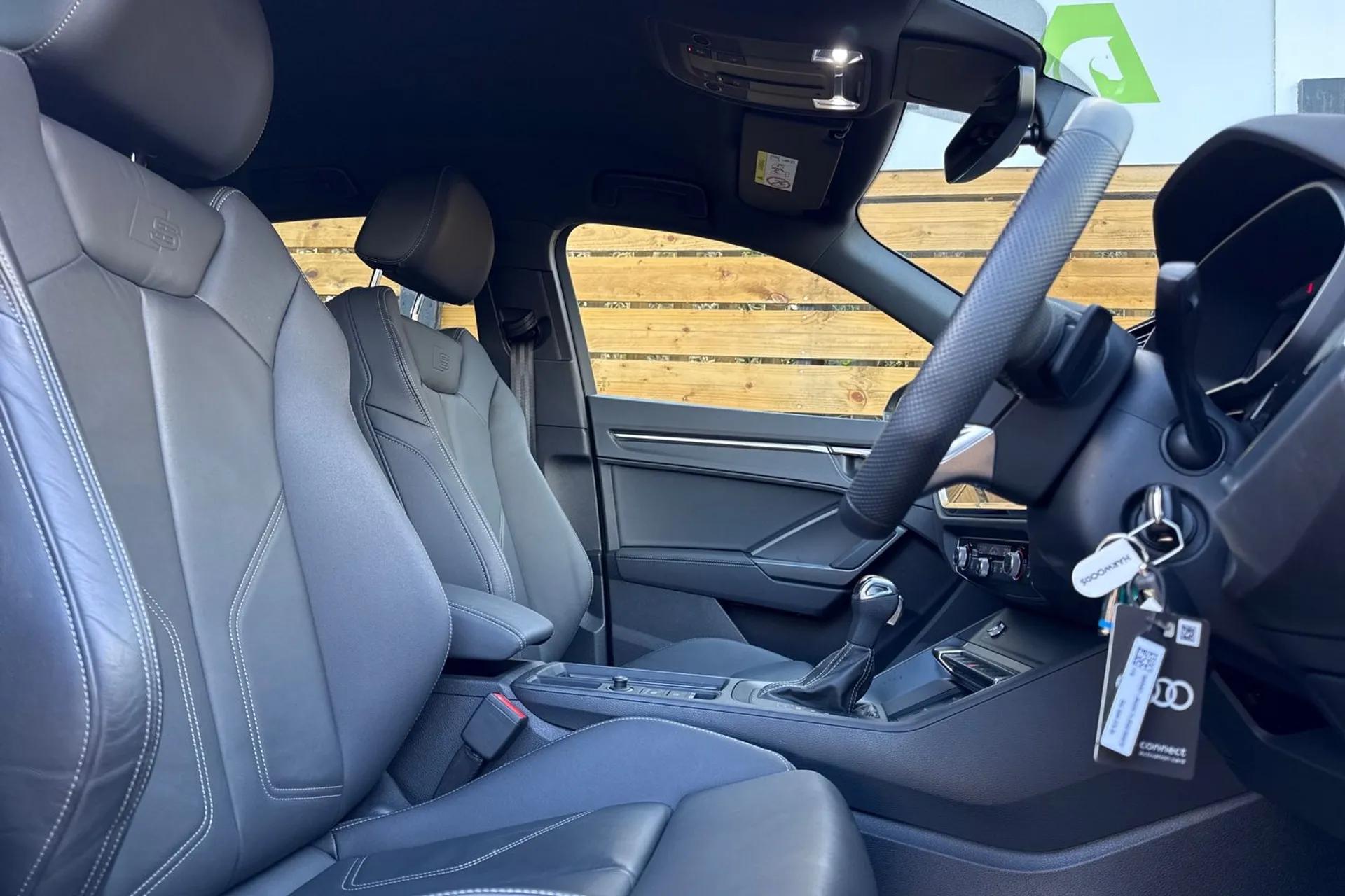 Audi Q3 thumbnail image number 27