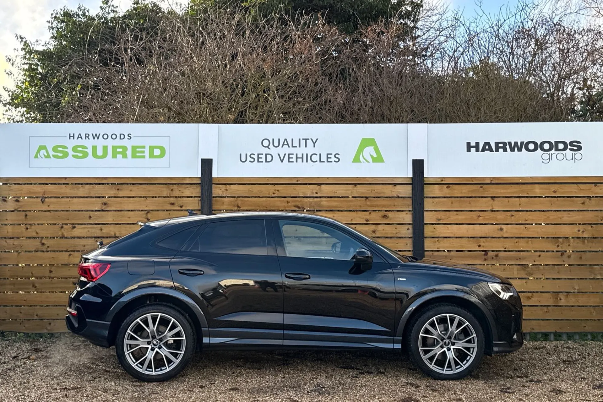 Audi Q3 thumbnail image number 2