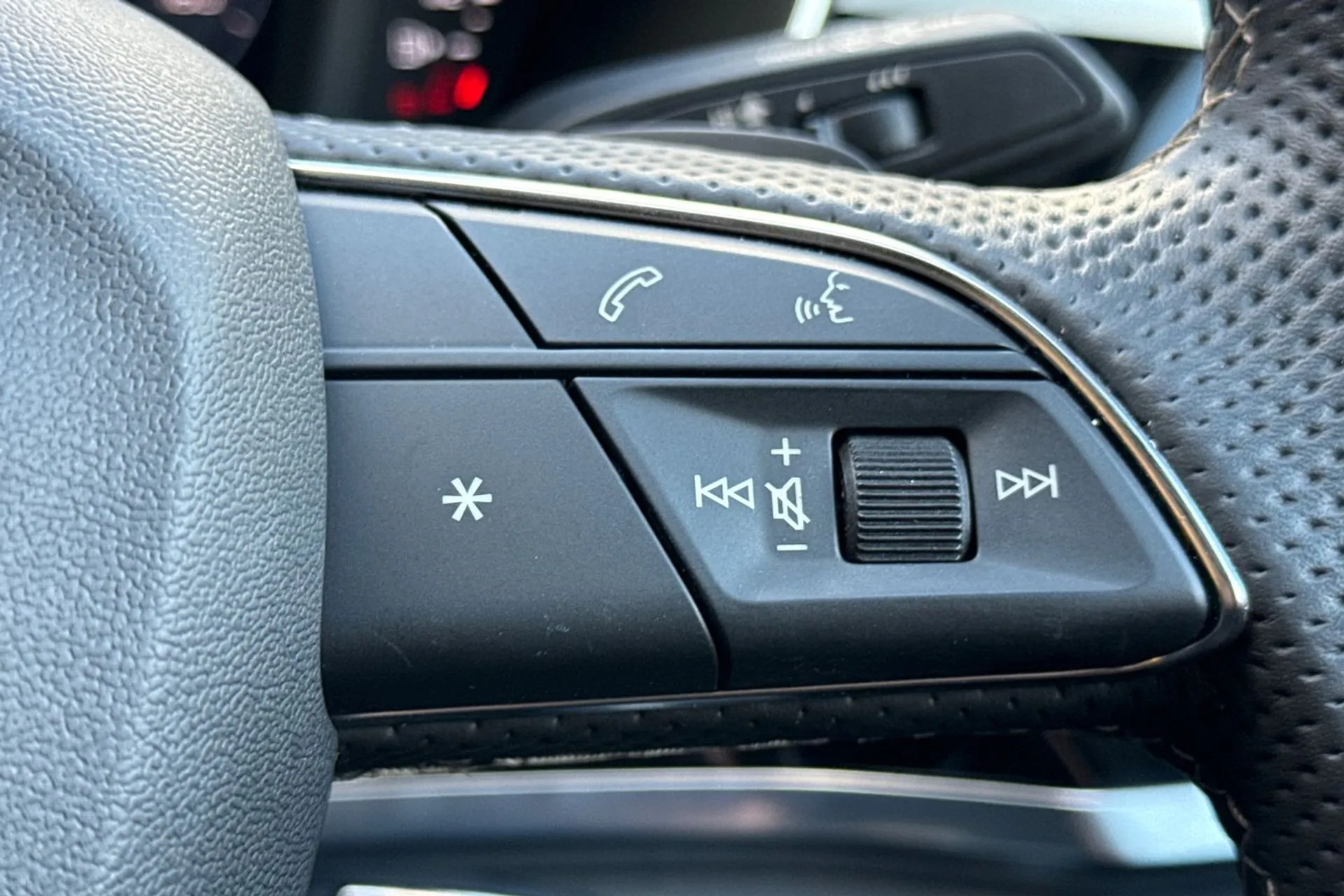 Audi Q3 thumbnail image number 39