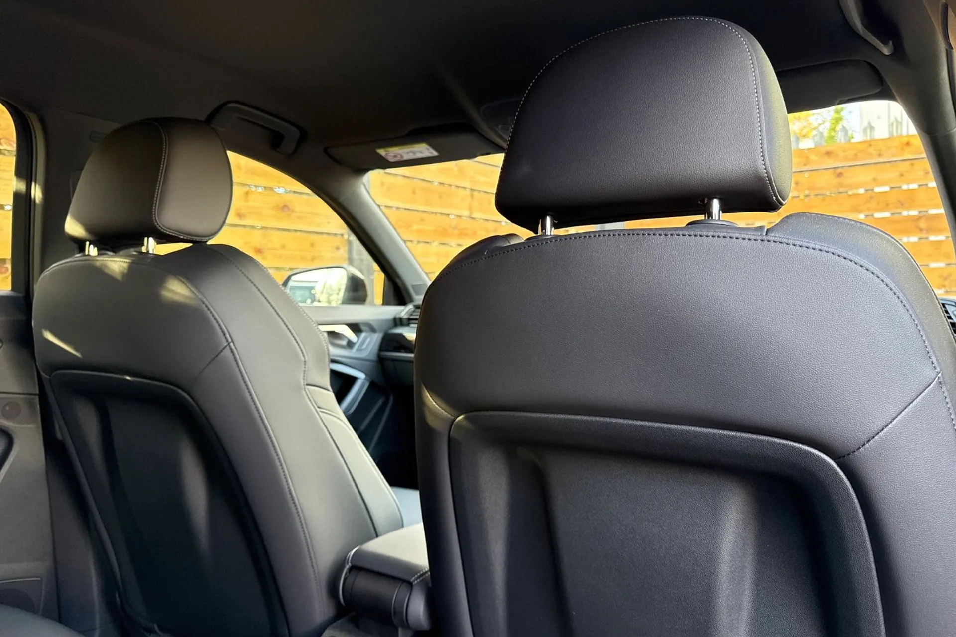 Audi Q3 thumbnail image number 25