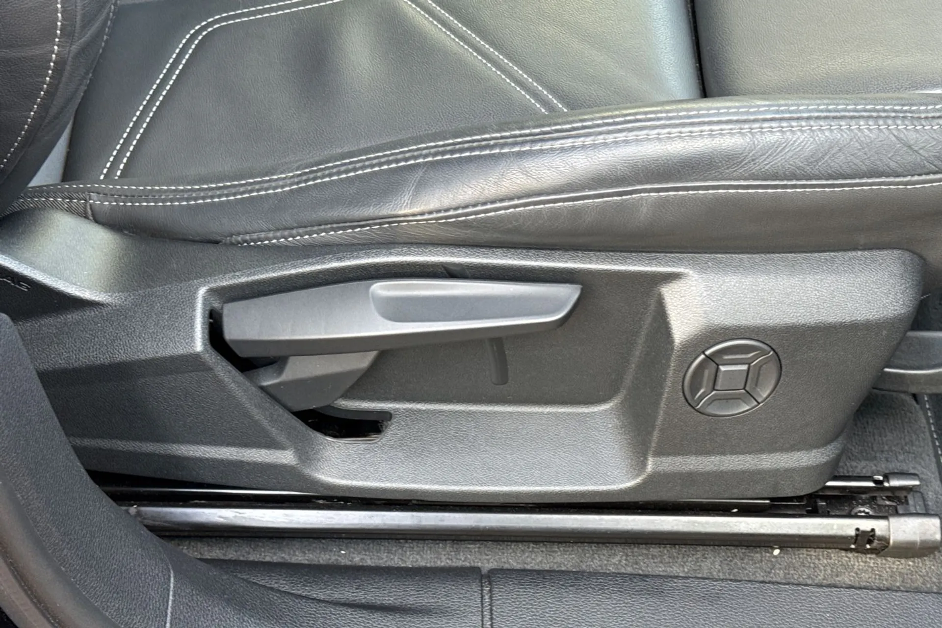 Audi Q3 thumbnail image number 48