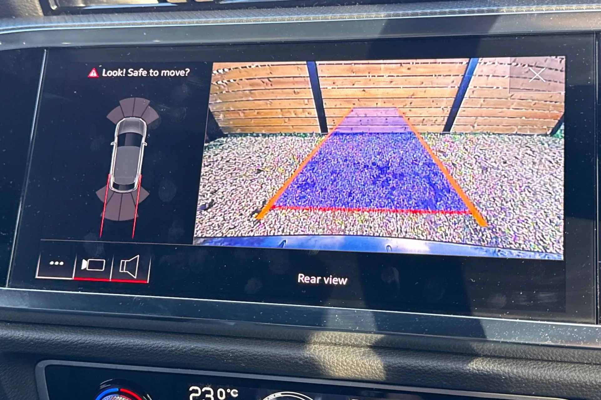 Audi Q3 thumbnail image number 5