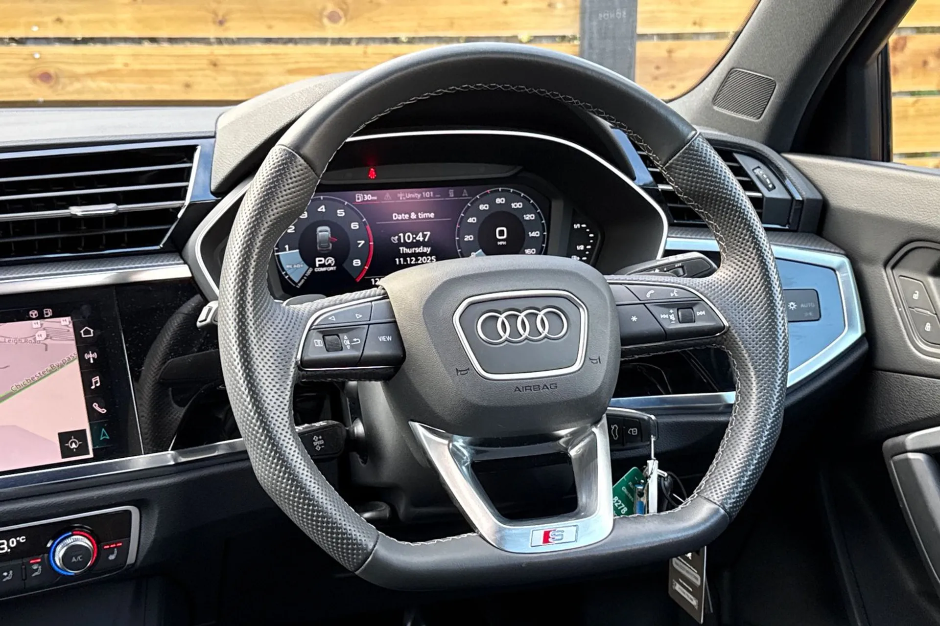 Audi Q3 thumbnail image number 36