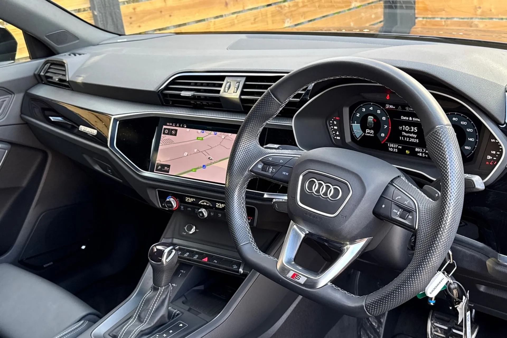 Audi Q3 thumbnail image number 28