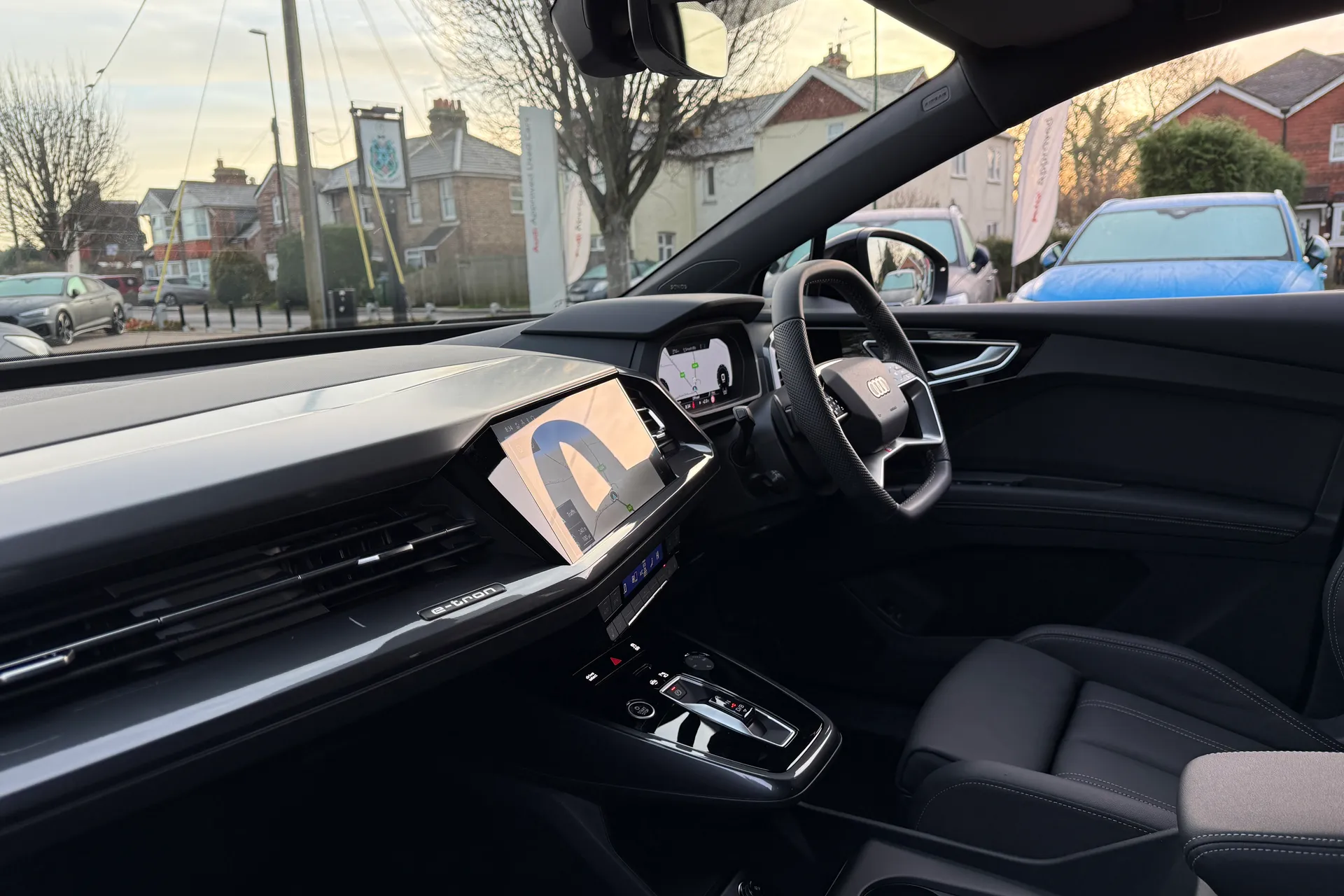 Audi Q4 thumbnail image number 28