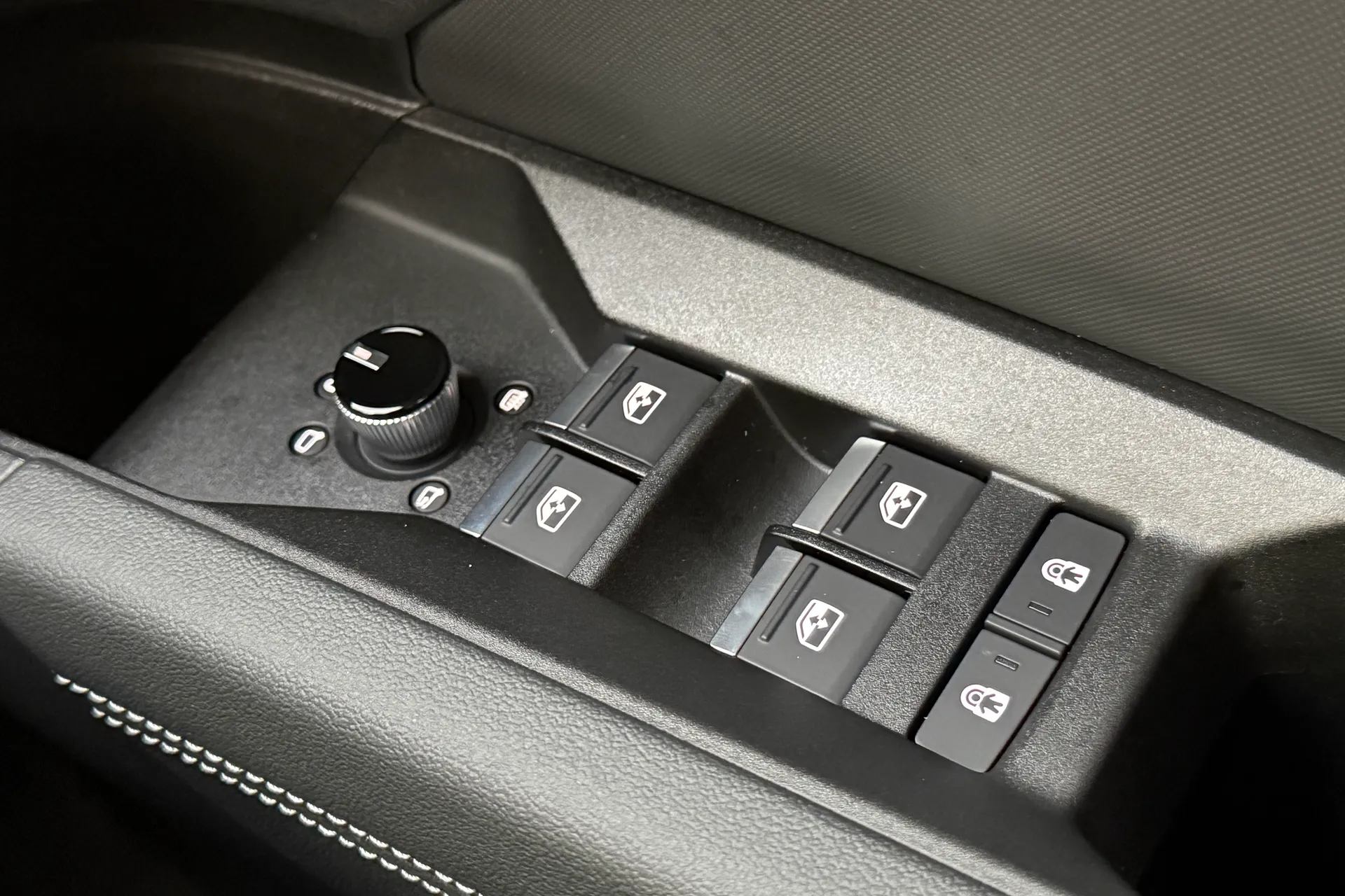 Audi Q4 thumbnail image number 18