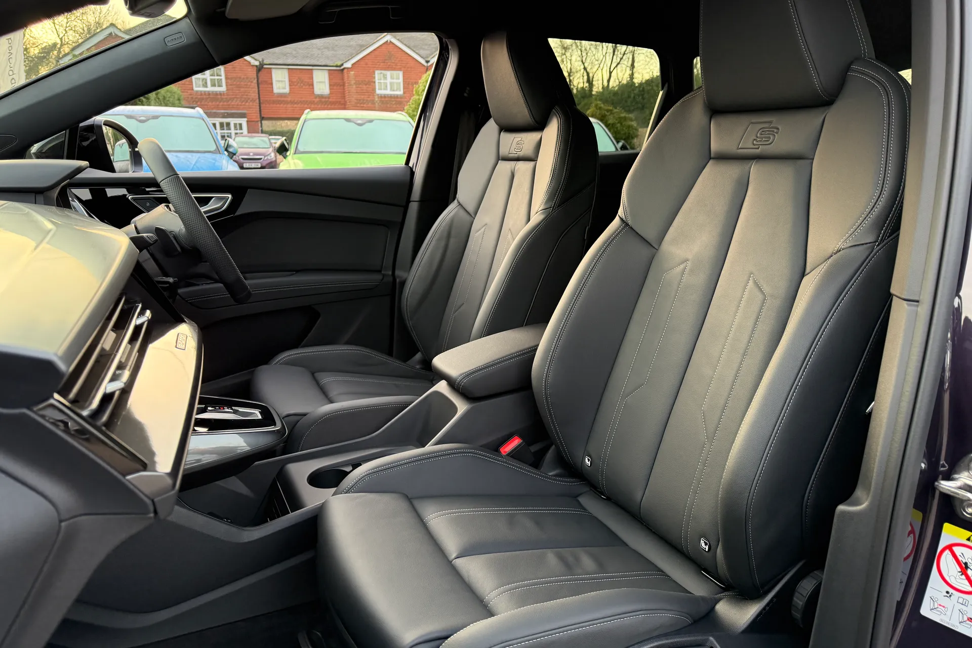 Audi Q4 thumbnail image number 29