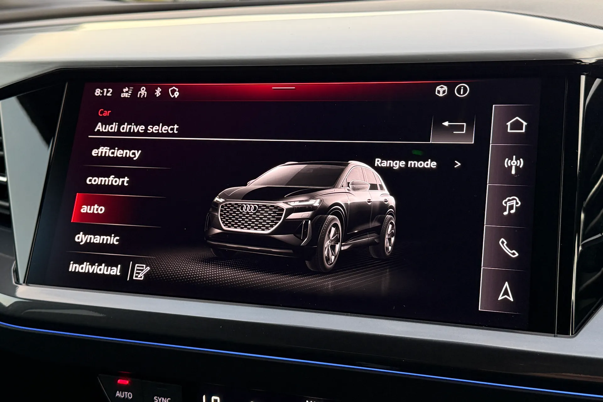 Audi Q4 thumbnail image number 8