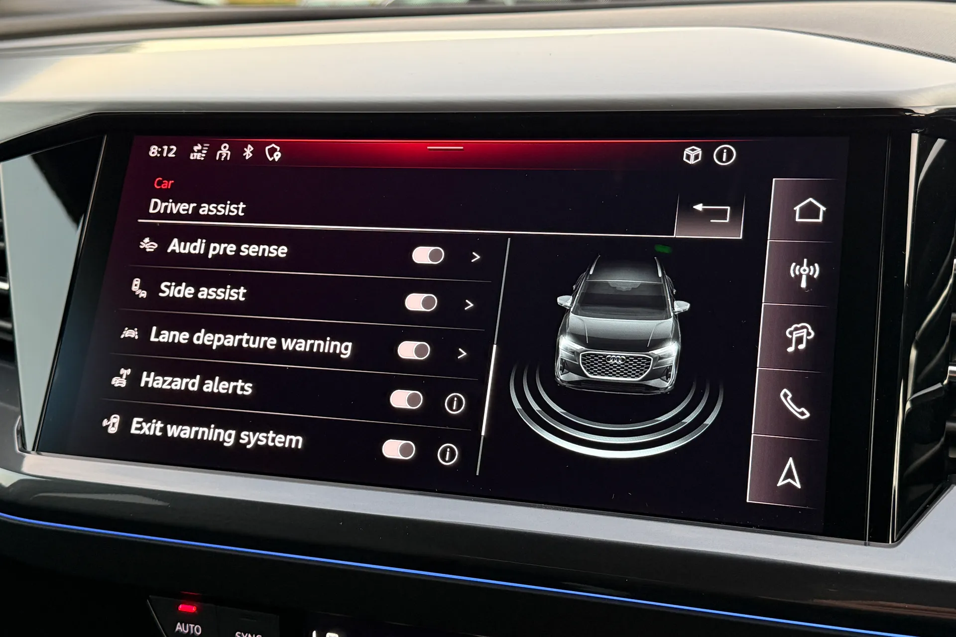 Audi Q4 thumbnail image number 10