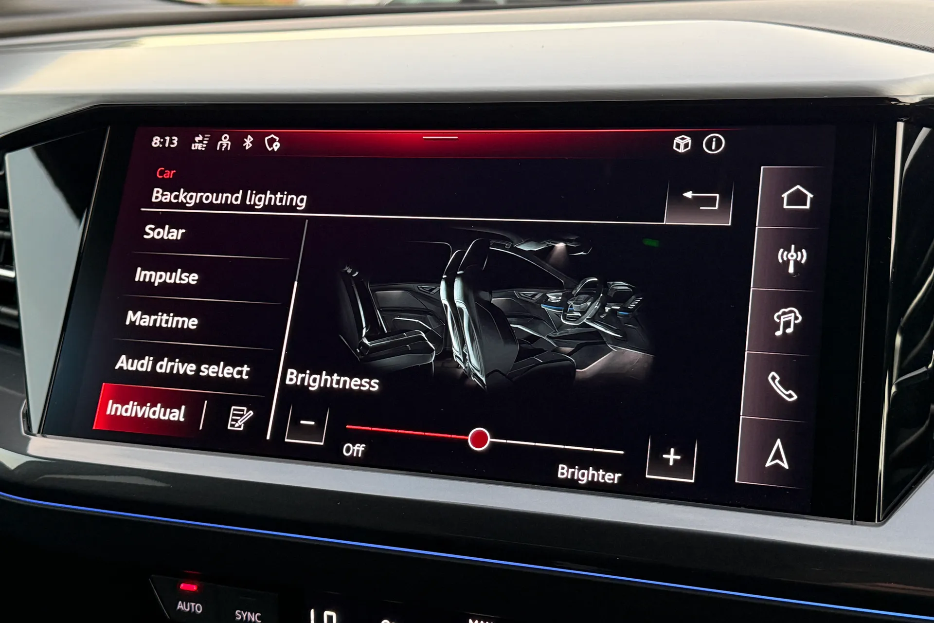 Audi Q4 thumbnail image number 11