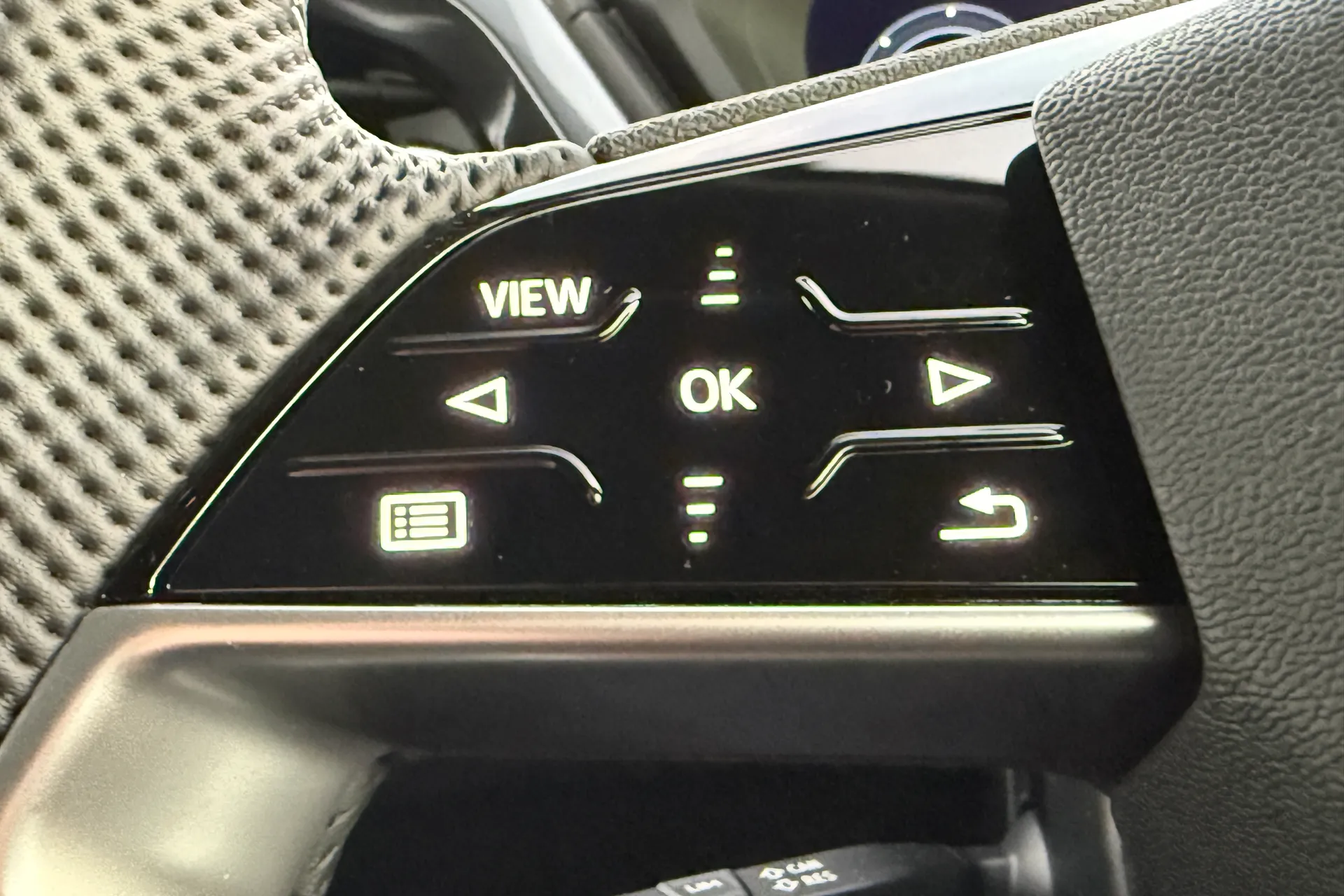 Audi Q4 thumbnail image number 20