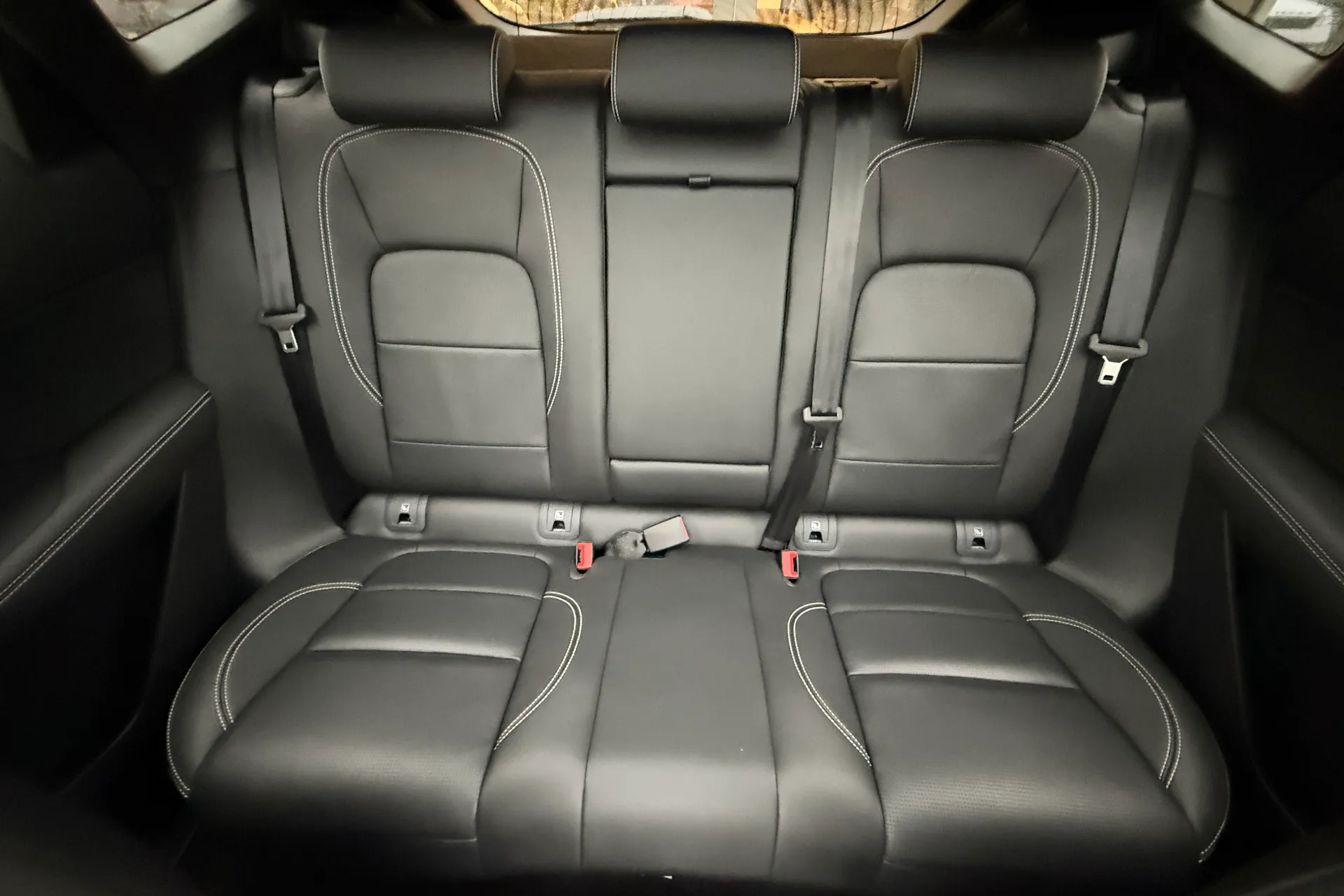 Jaguar E-PACE thumbnail image number 11