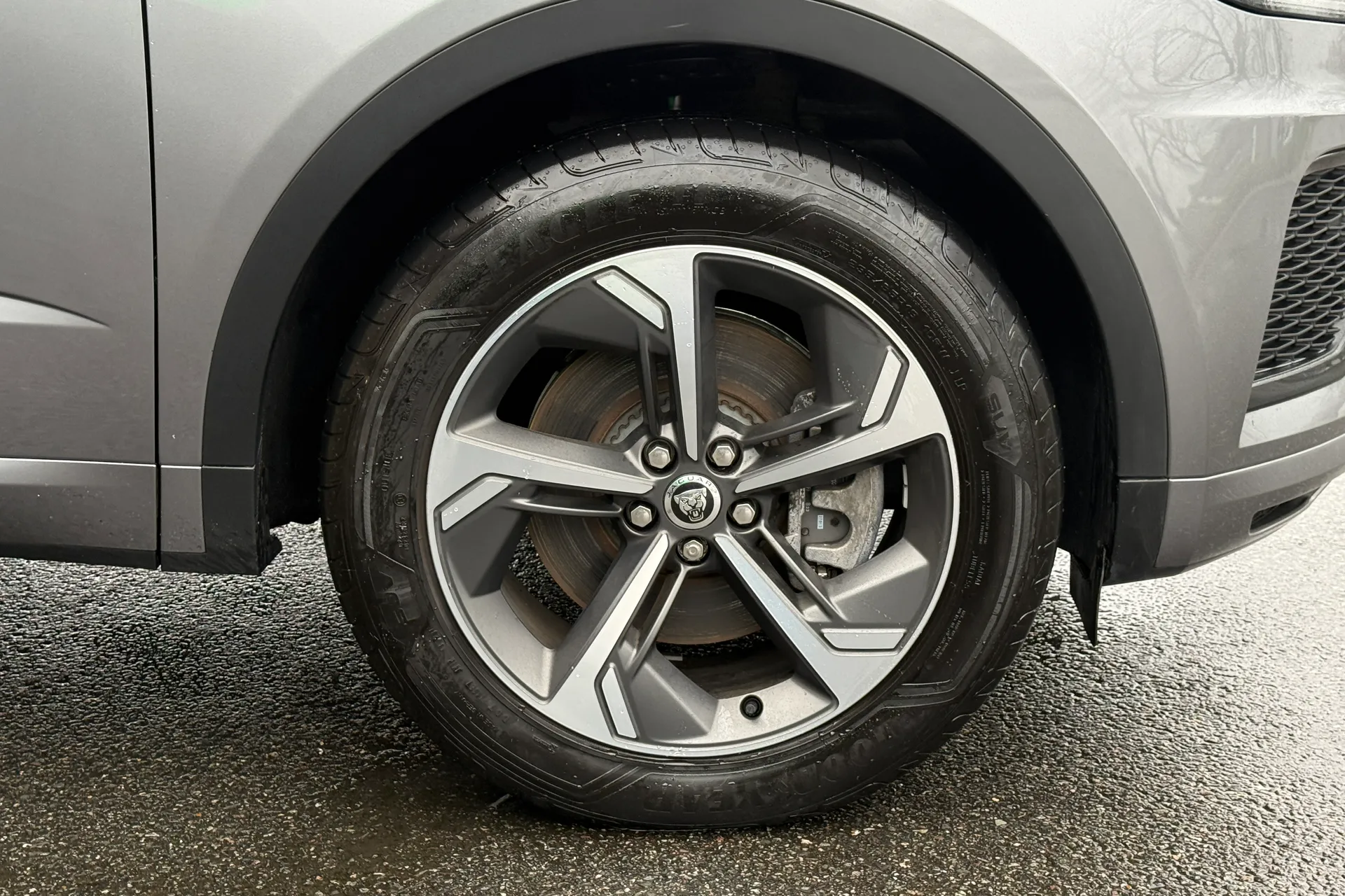 Jaguar E-PACE thumbnail image number 22