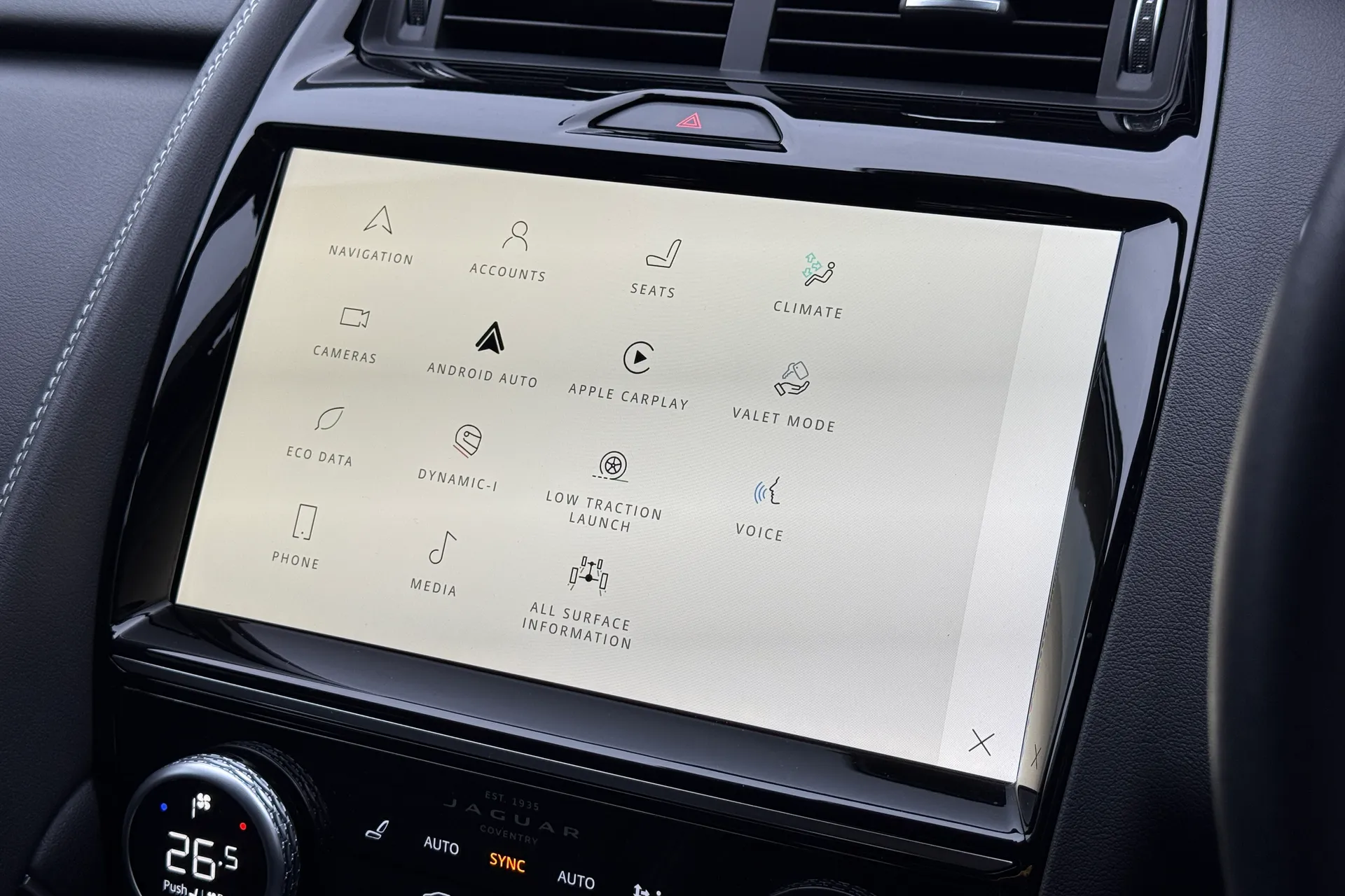 Jaguar E-PACE thumbnail image number 44