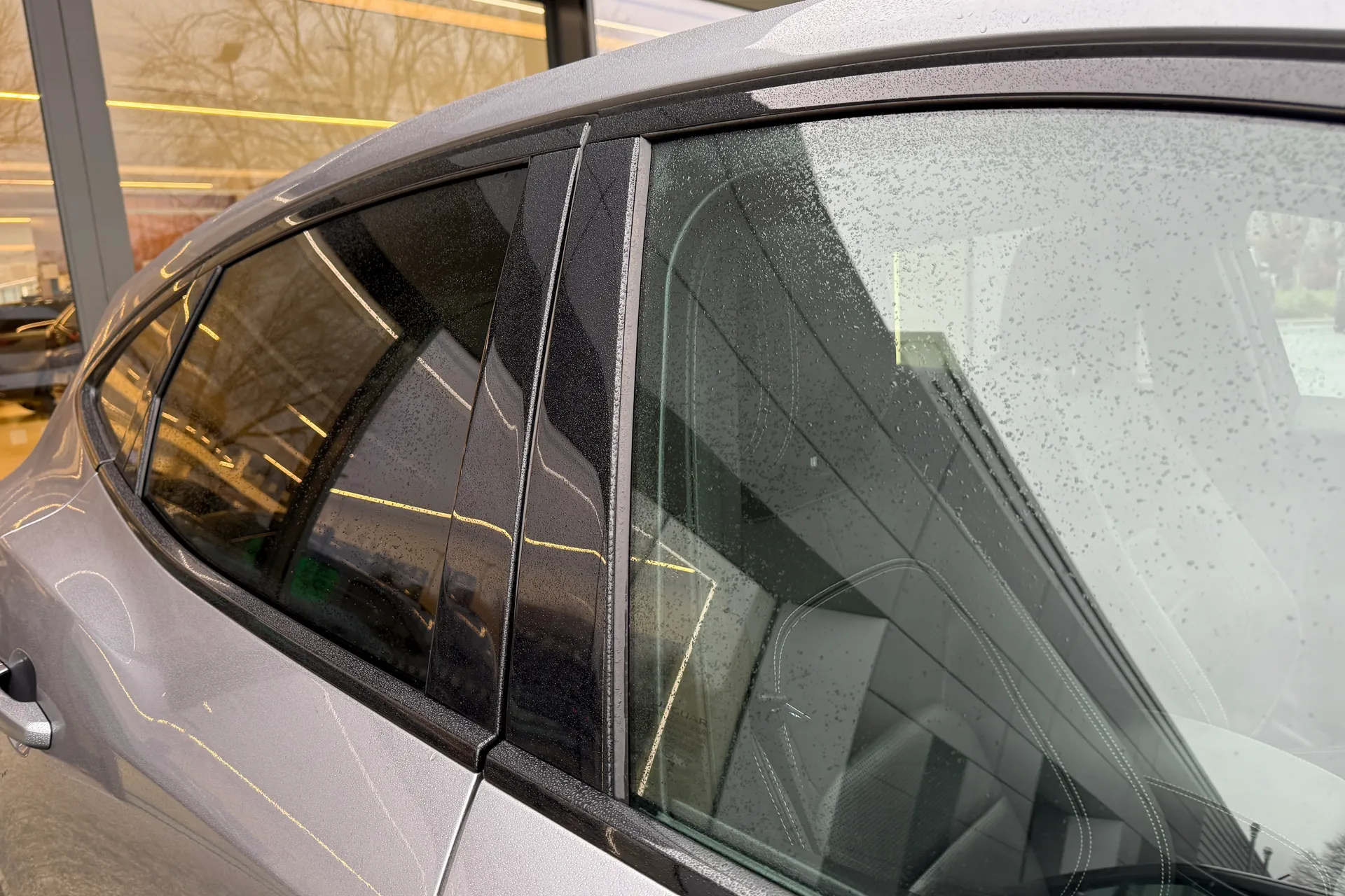 Jaguar E-PACE thumbnail image number 24