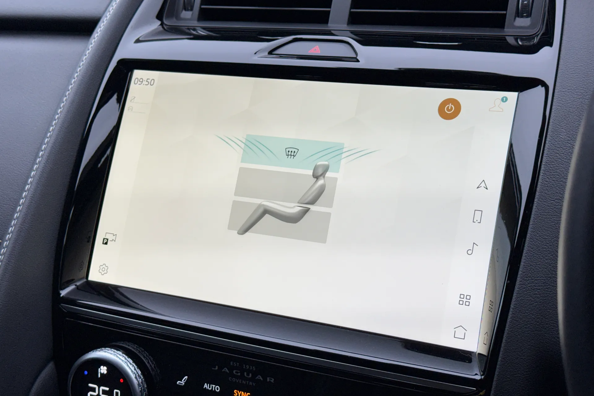 Jaguar E-PACE thumbnail image number 17