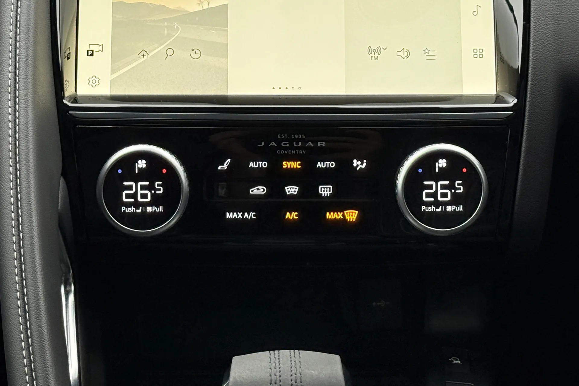 Jaguar E-PACE thumbnail image number 16