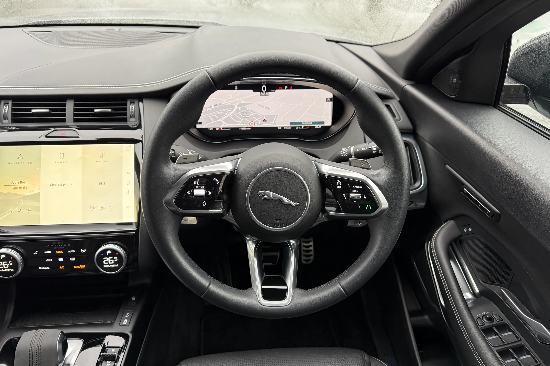 Jaguar E-PACE thumbnail image number 12