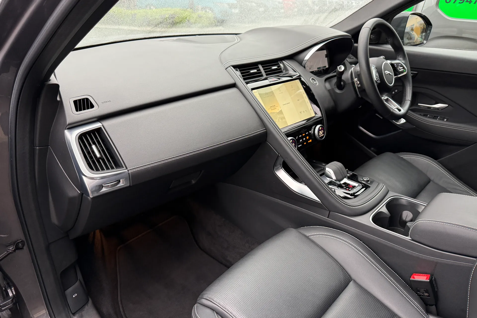 Jaguar E-PACE thumbnail image number 45