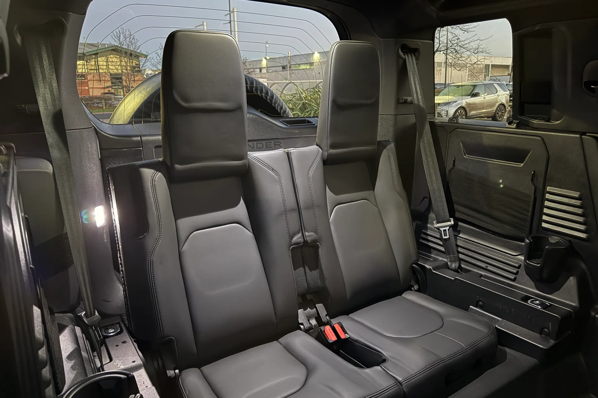 LAND ROVER DEFENDER thumbnail image number 42