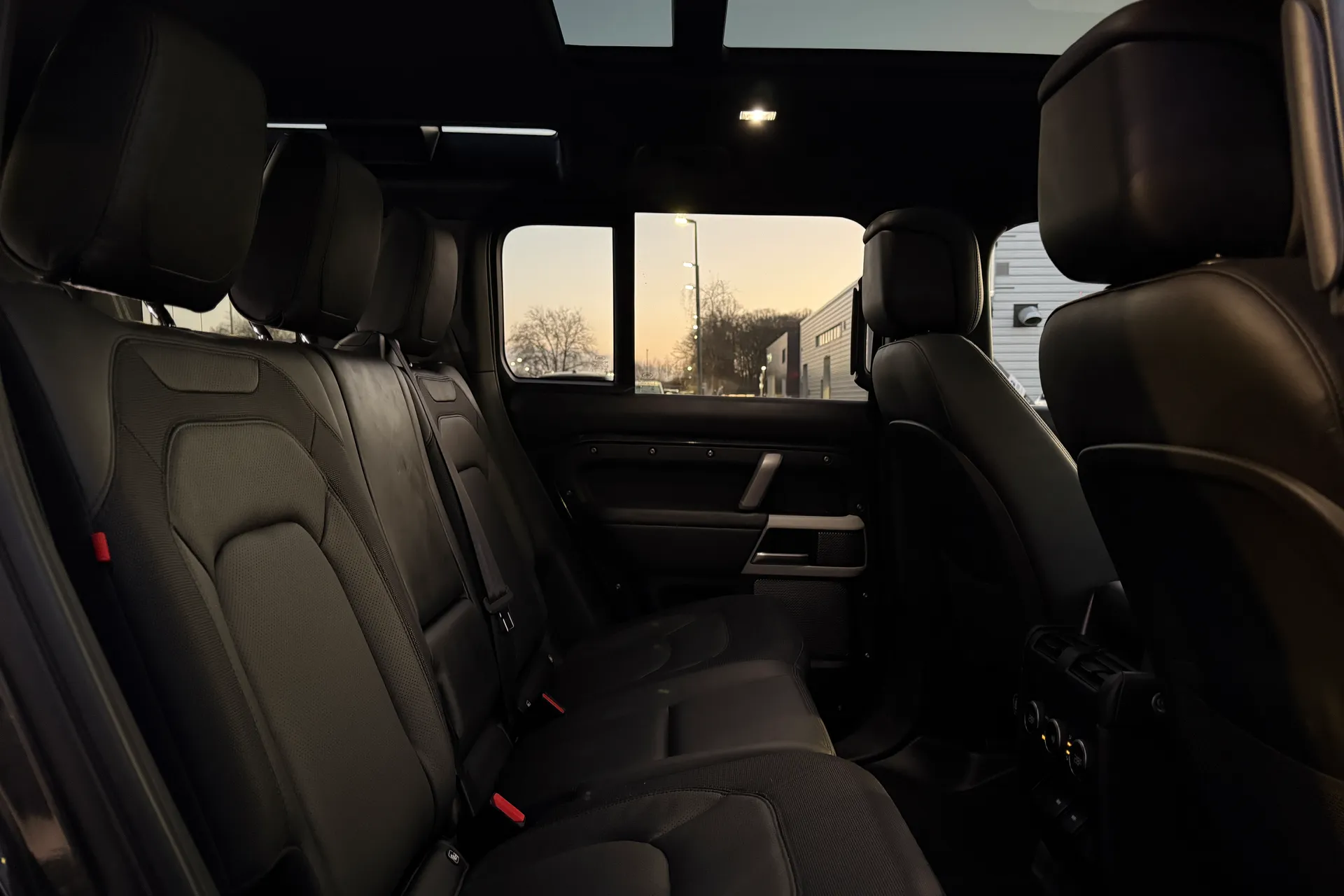 LAND ROVER DEFENDER thumbnail image number 41