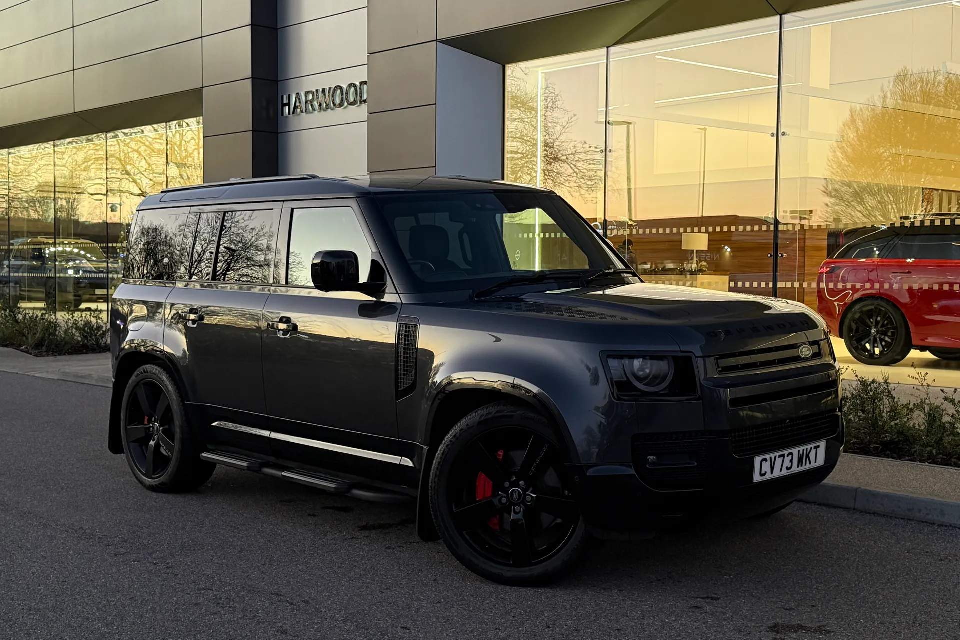 LAND ROVER DEFENDER focused image