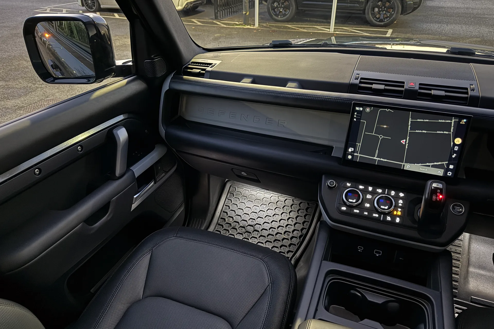 LAND ROVER DEFENDER thumbnail image number 20