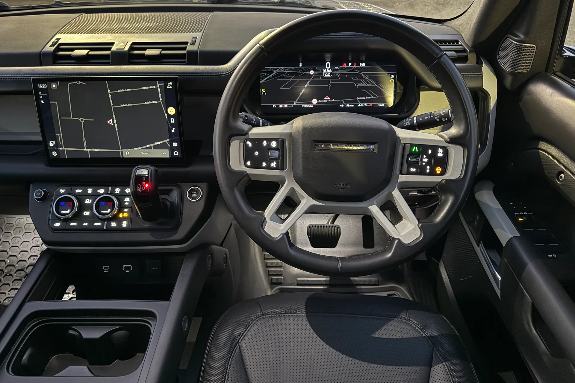 LAND ROVER DEFENDER thumbnail image number 24