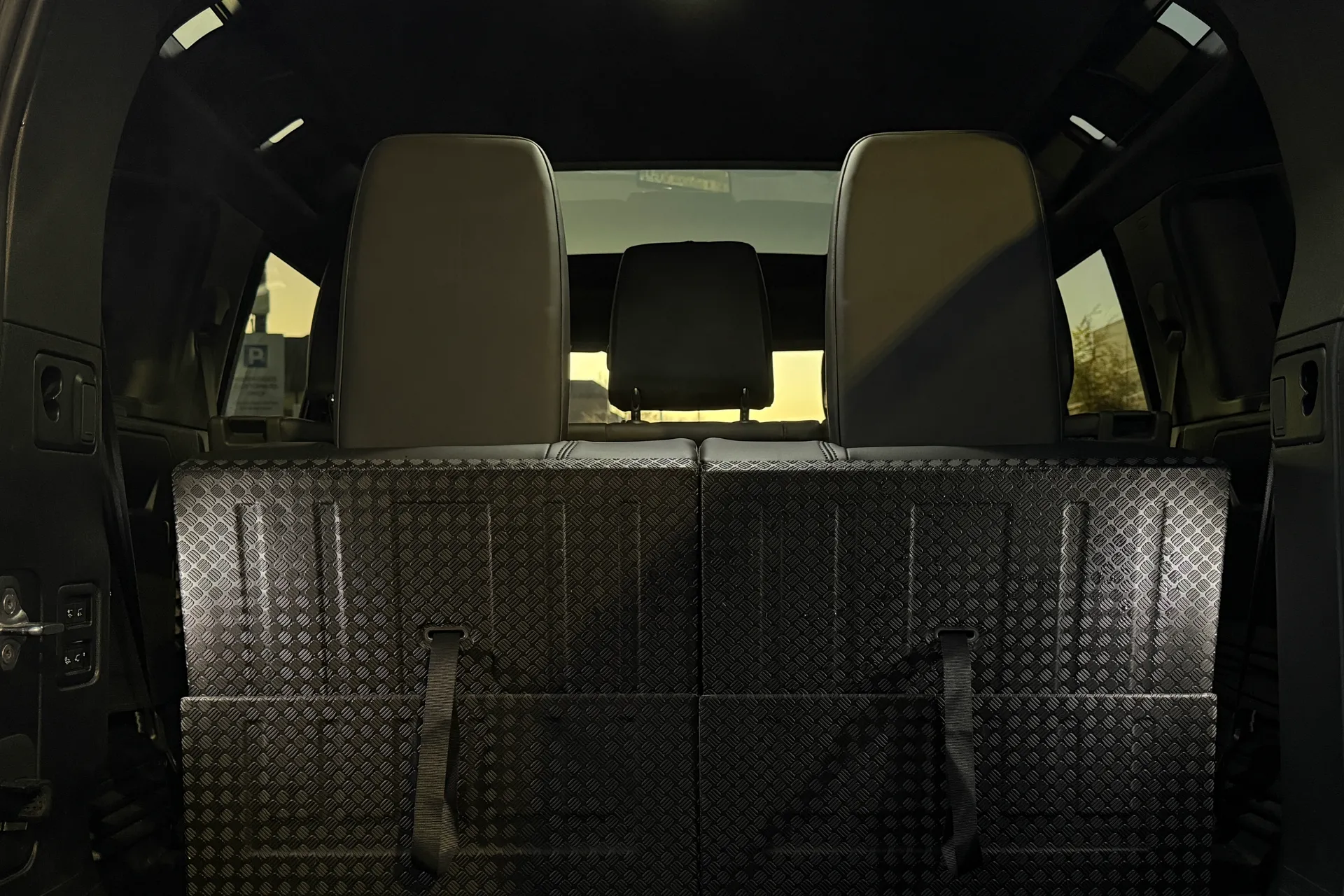 LAND ROVER DEFENDER thumbnail image number 39