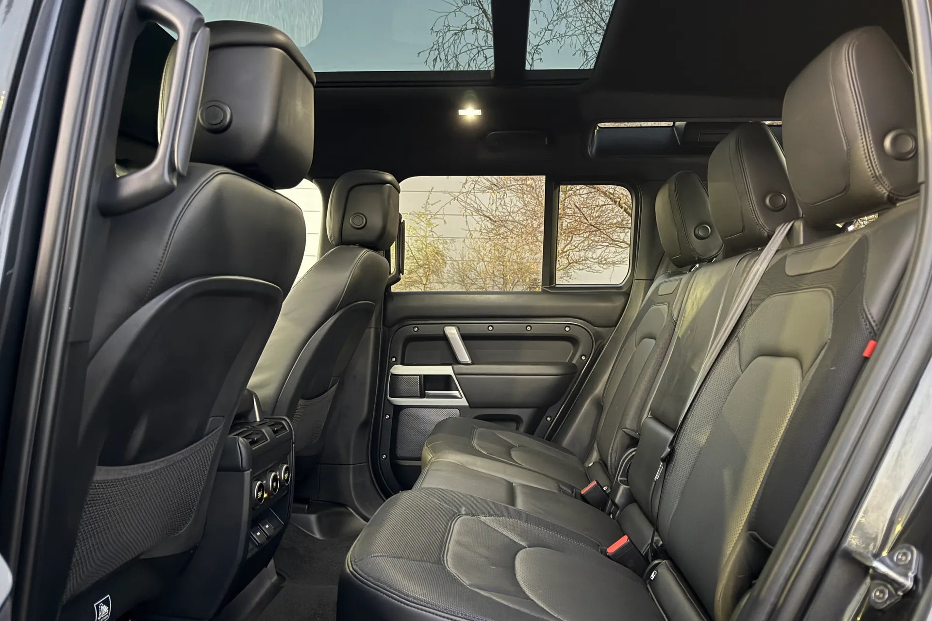 LAND ROVER DEFENDER thumbnail image number 45