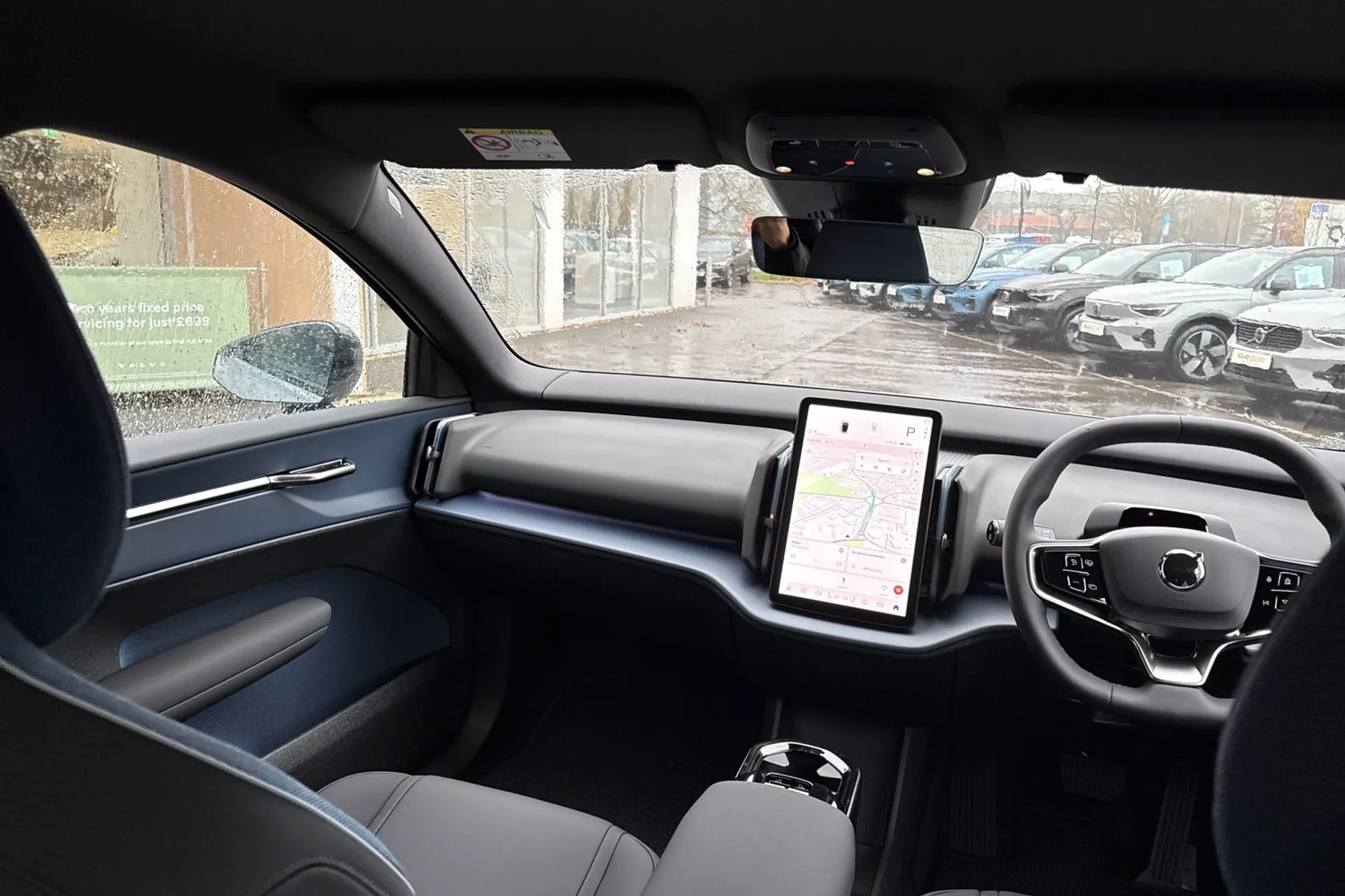 Volvo EX30 thumbnail image number 32