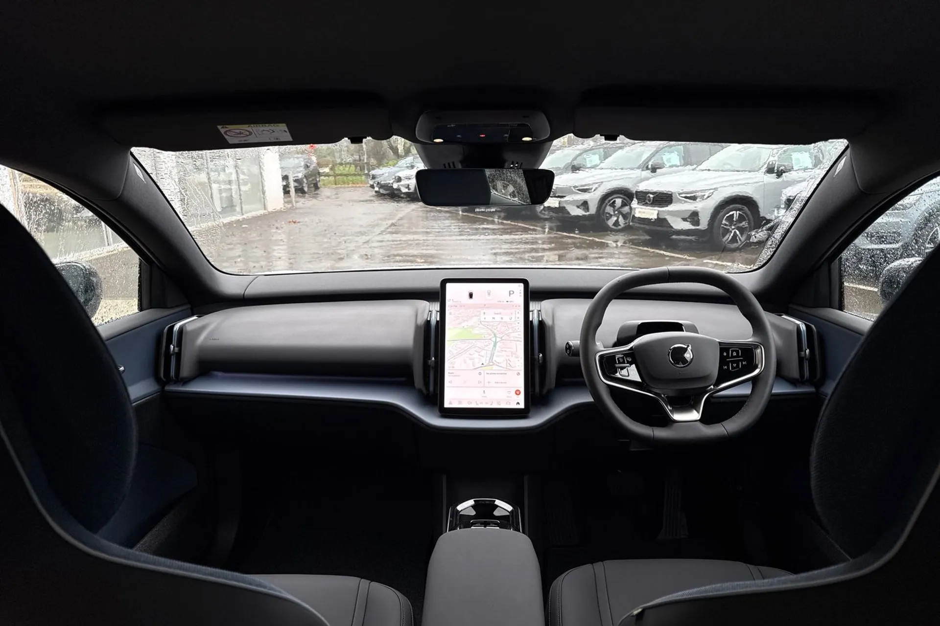 Volvo EX30 thumbnail image number 3