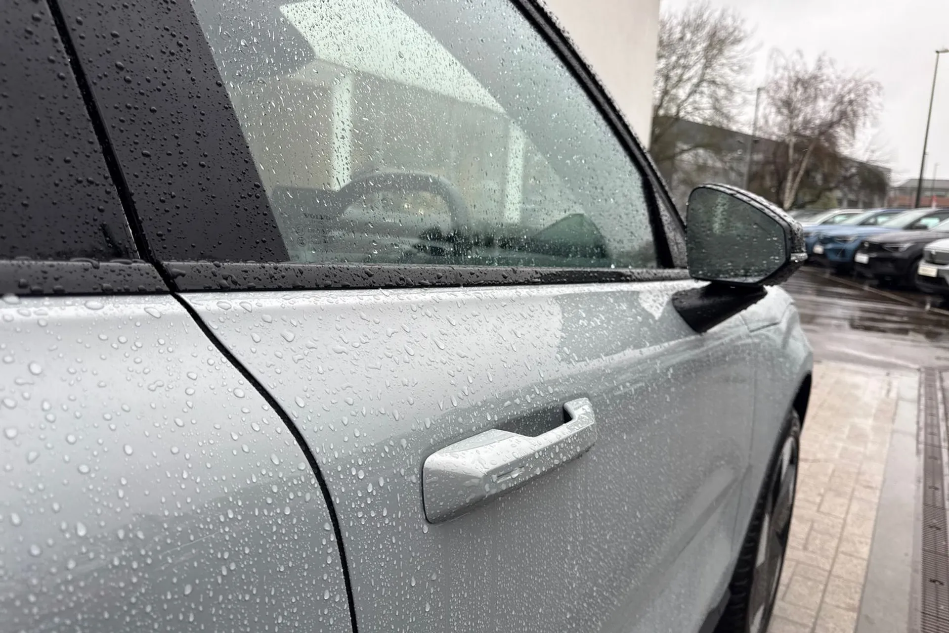 Volvo EX30 thumbnail image number 17