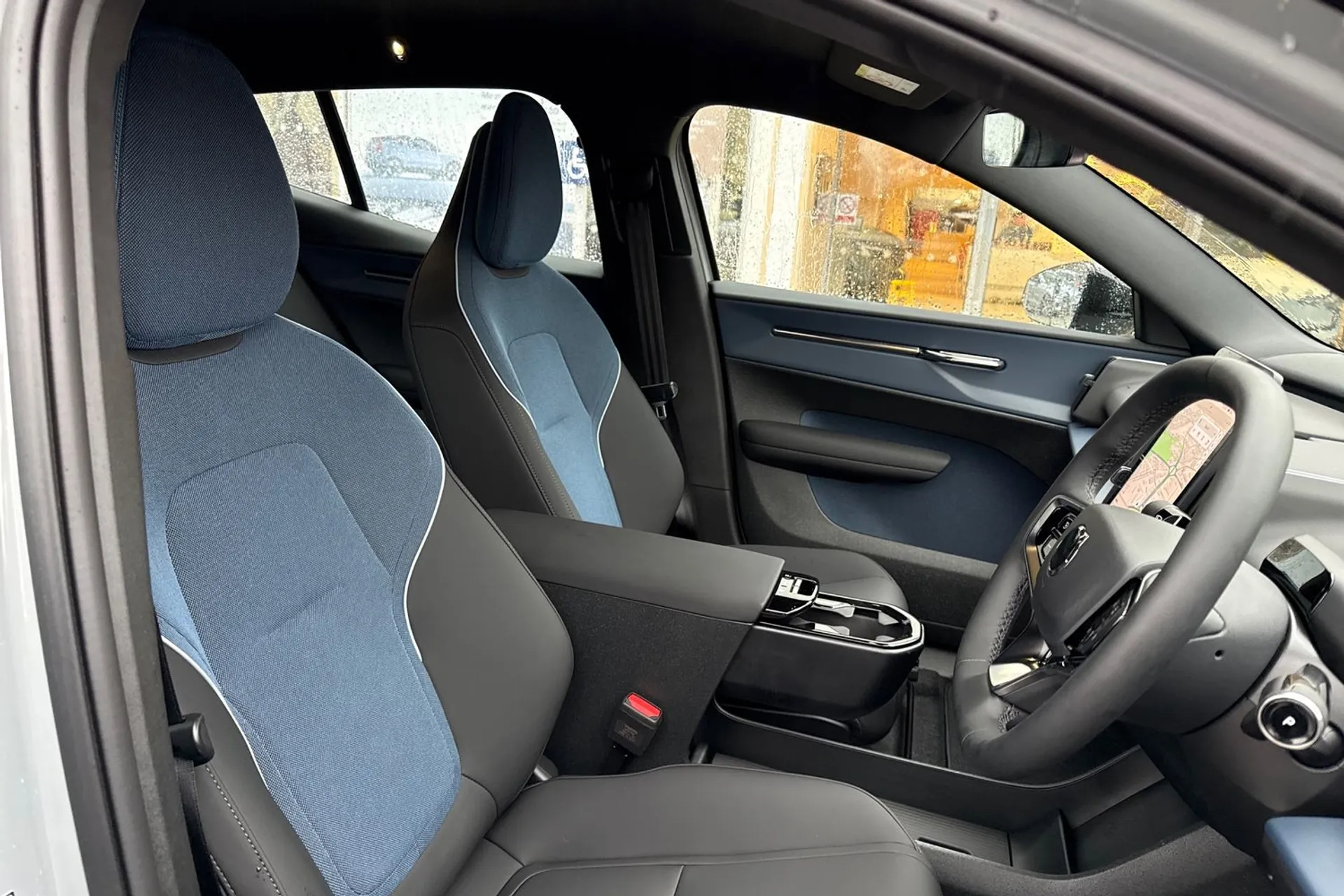 Volvo EX30 thumbnail image number 26