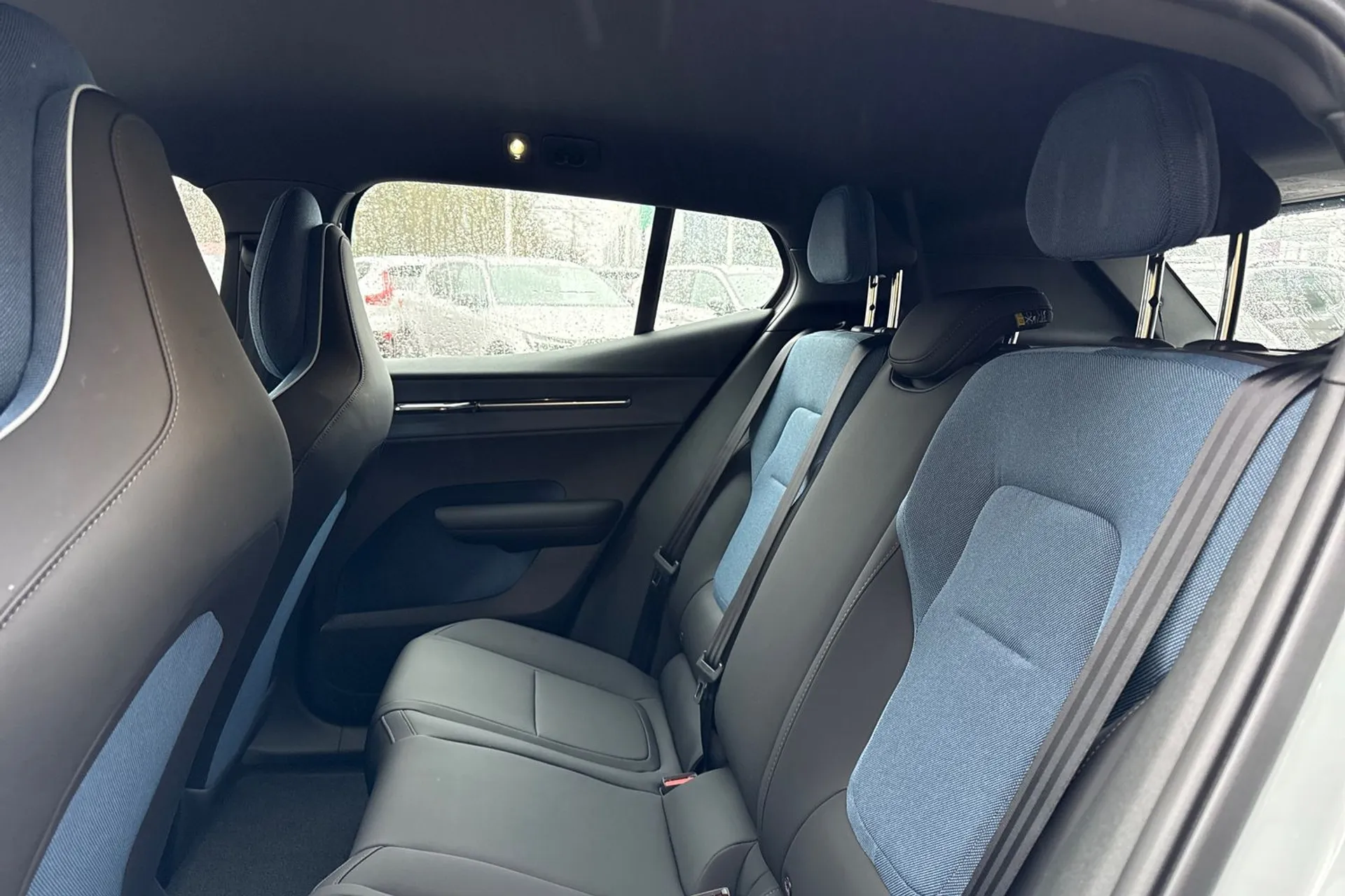 Volvo EX30 thumbnail image number 30