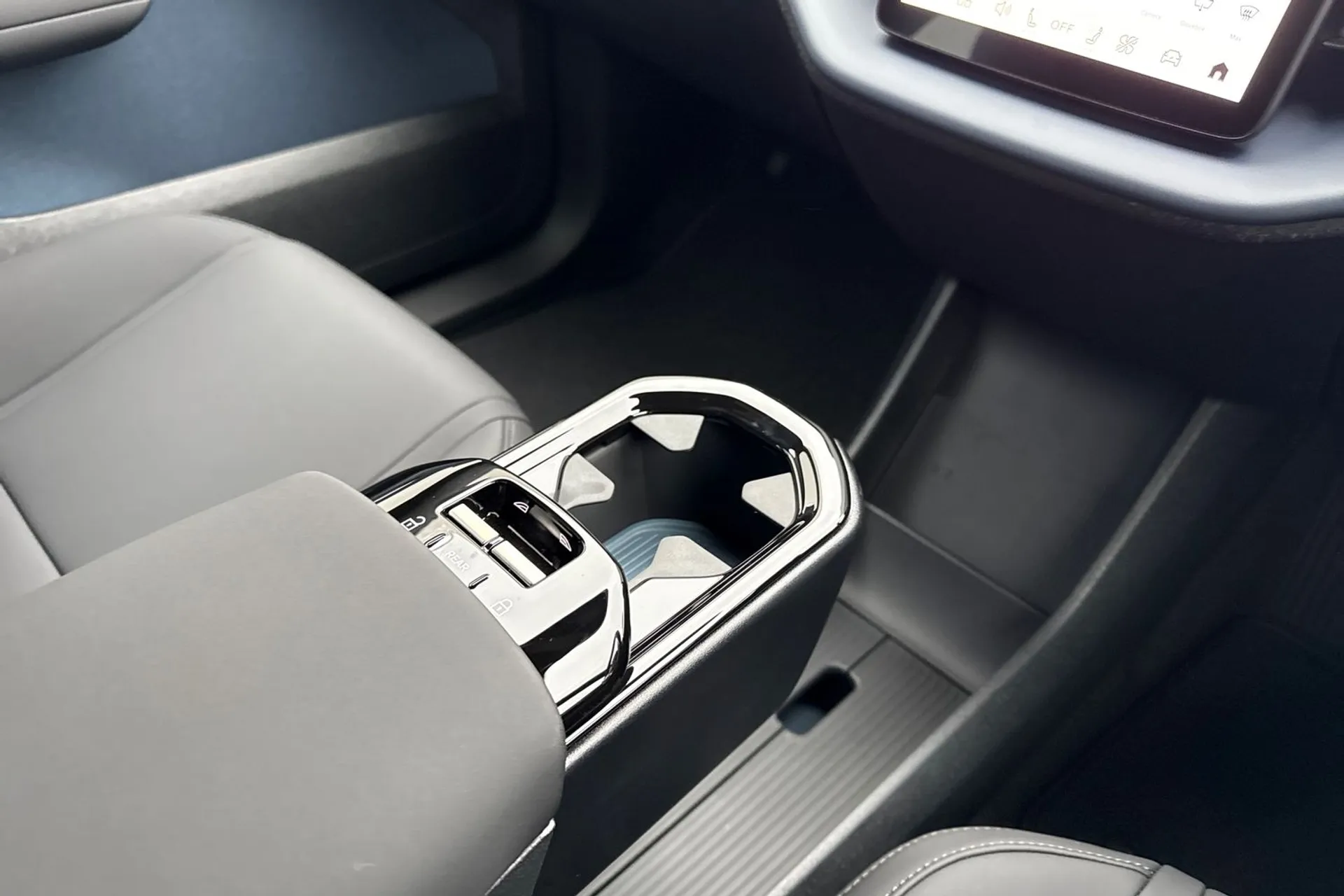 Volvo EX30 thumbnail image number 42