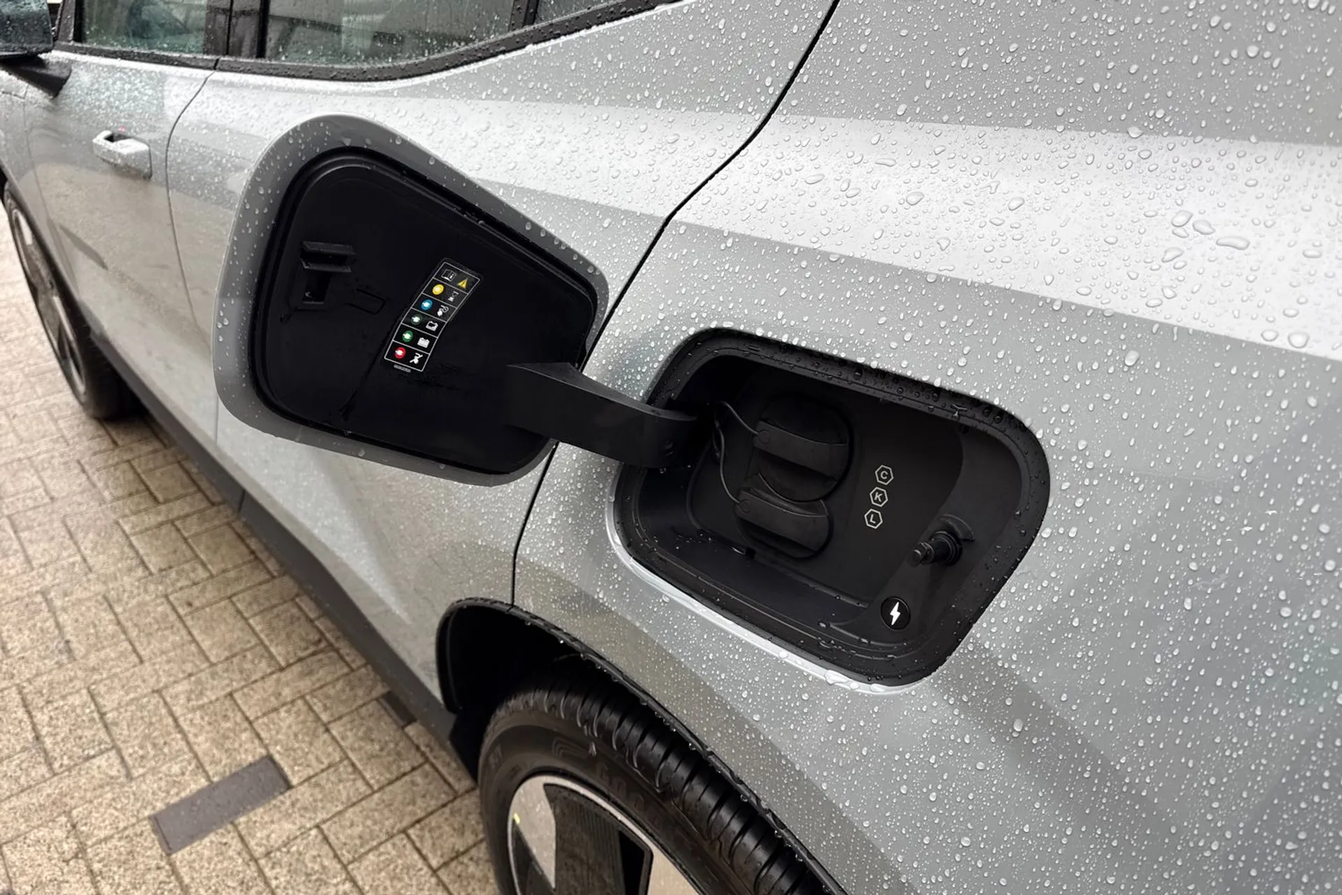 Volvo EX30 thumbnail image number 19