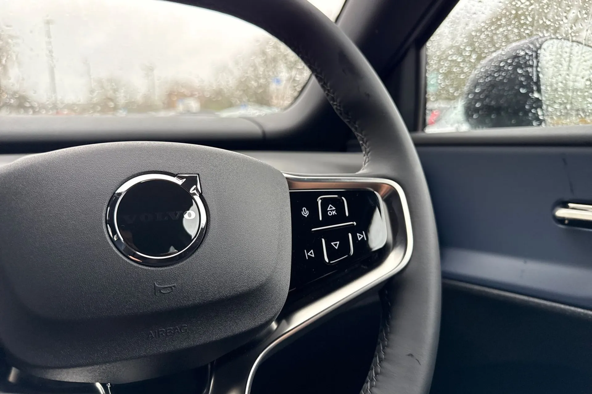 Volvo EX30 thumbnail image number 37