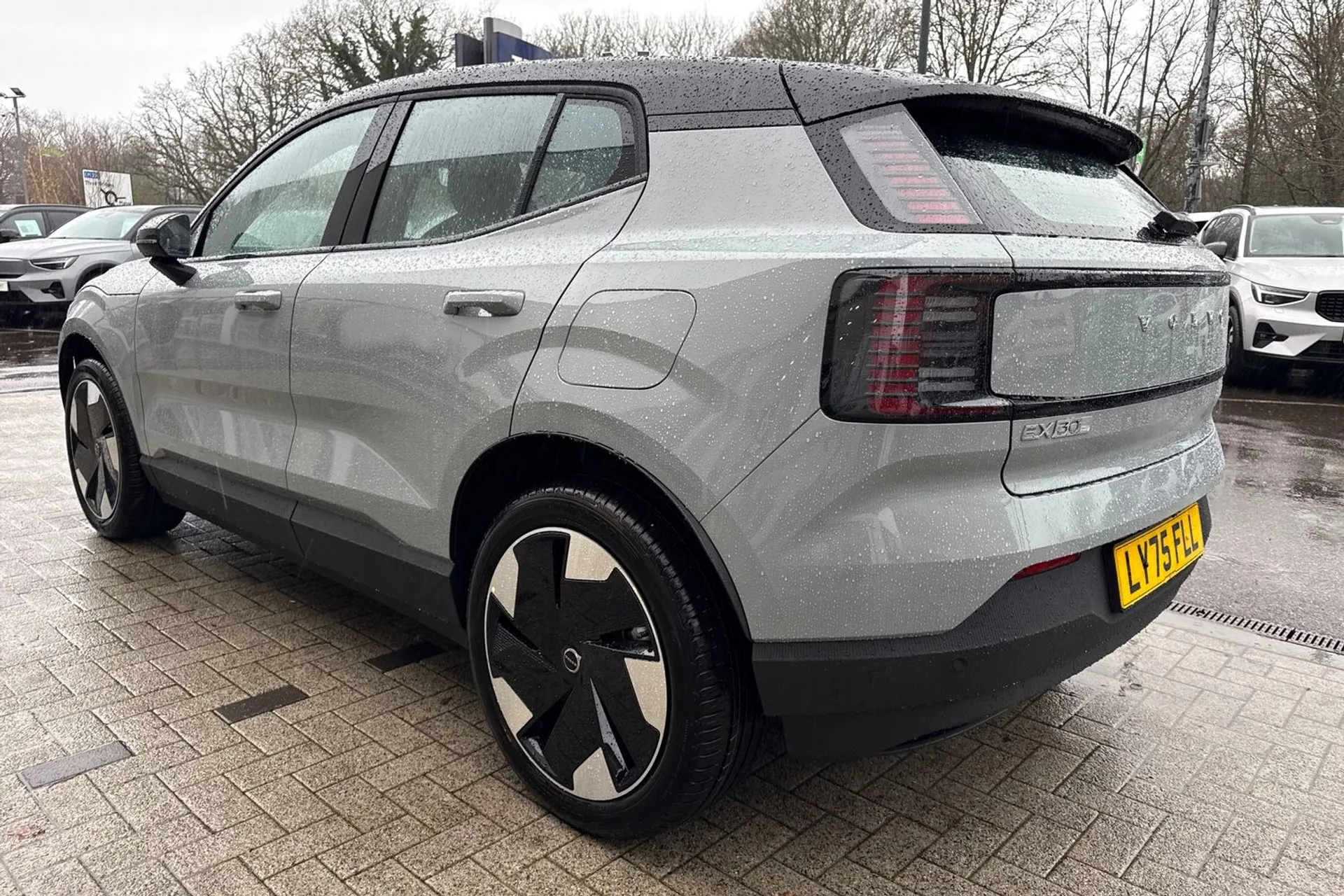 Volvo EX30 thumbnail image number 10