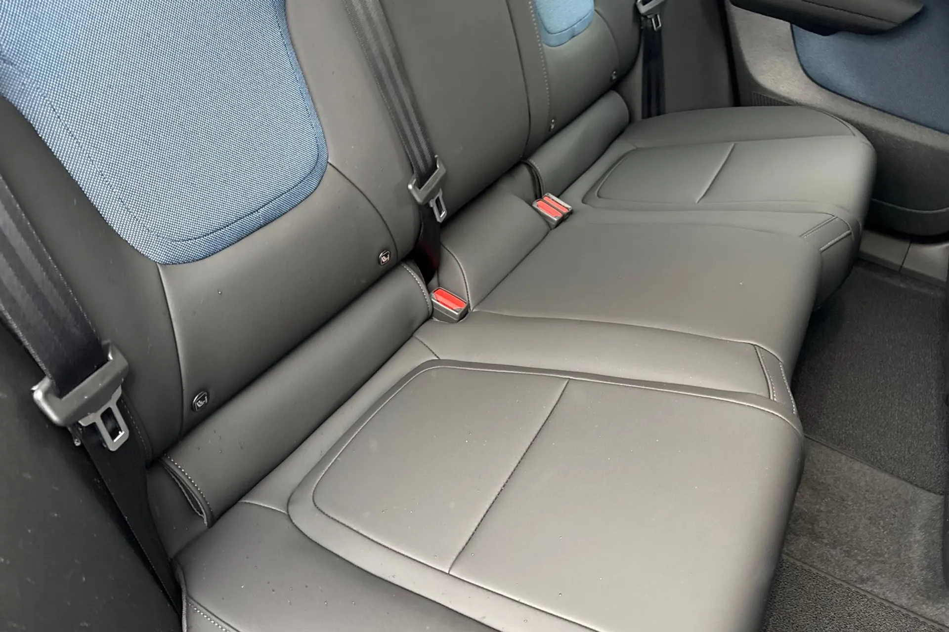 Volvo EX30 thumbnail image number 25