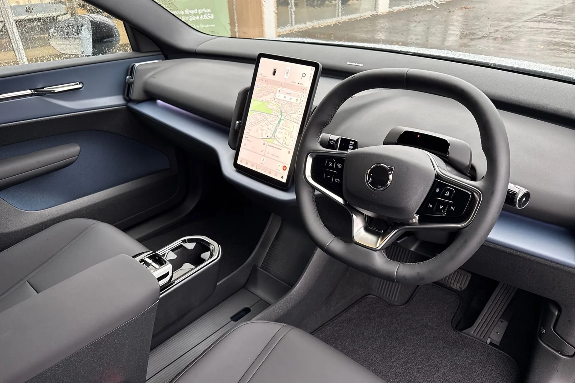 Volvo EX30 thumbnail image number 6