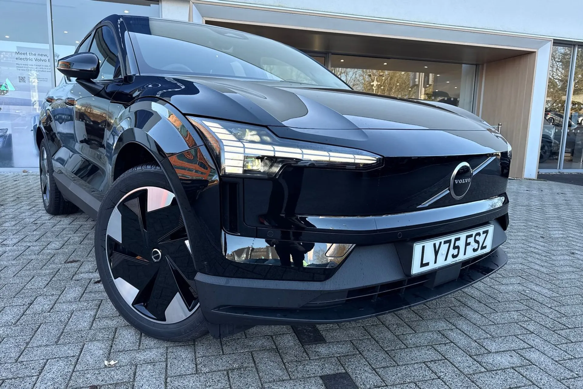 Volvo EX30 thumbnail image number 7