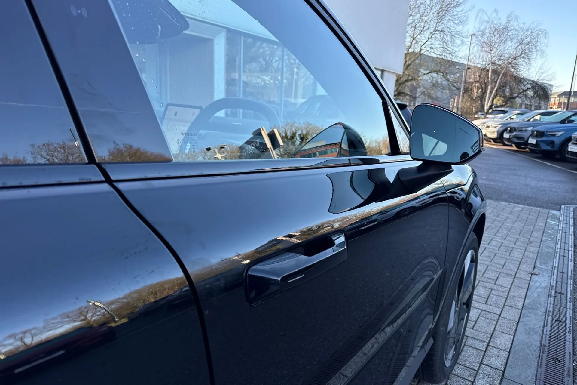 Volvo EX30 thumbnail image number 17