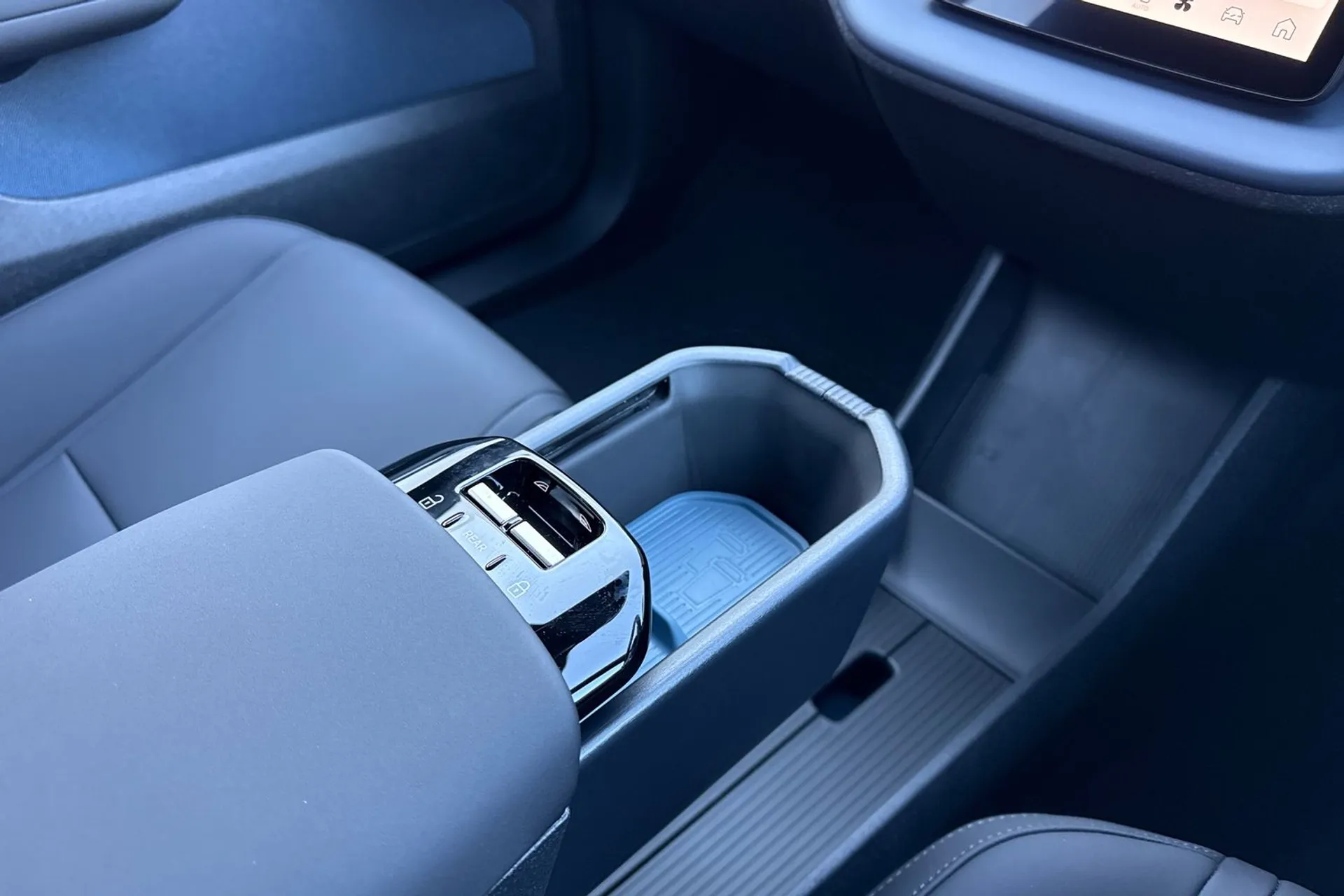 Volvo EX30 thumbnail image number 42