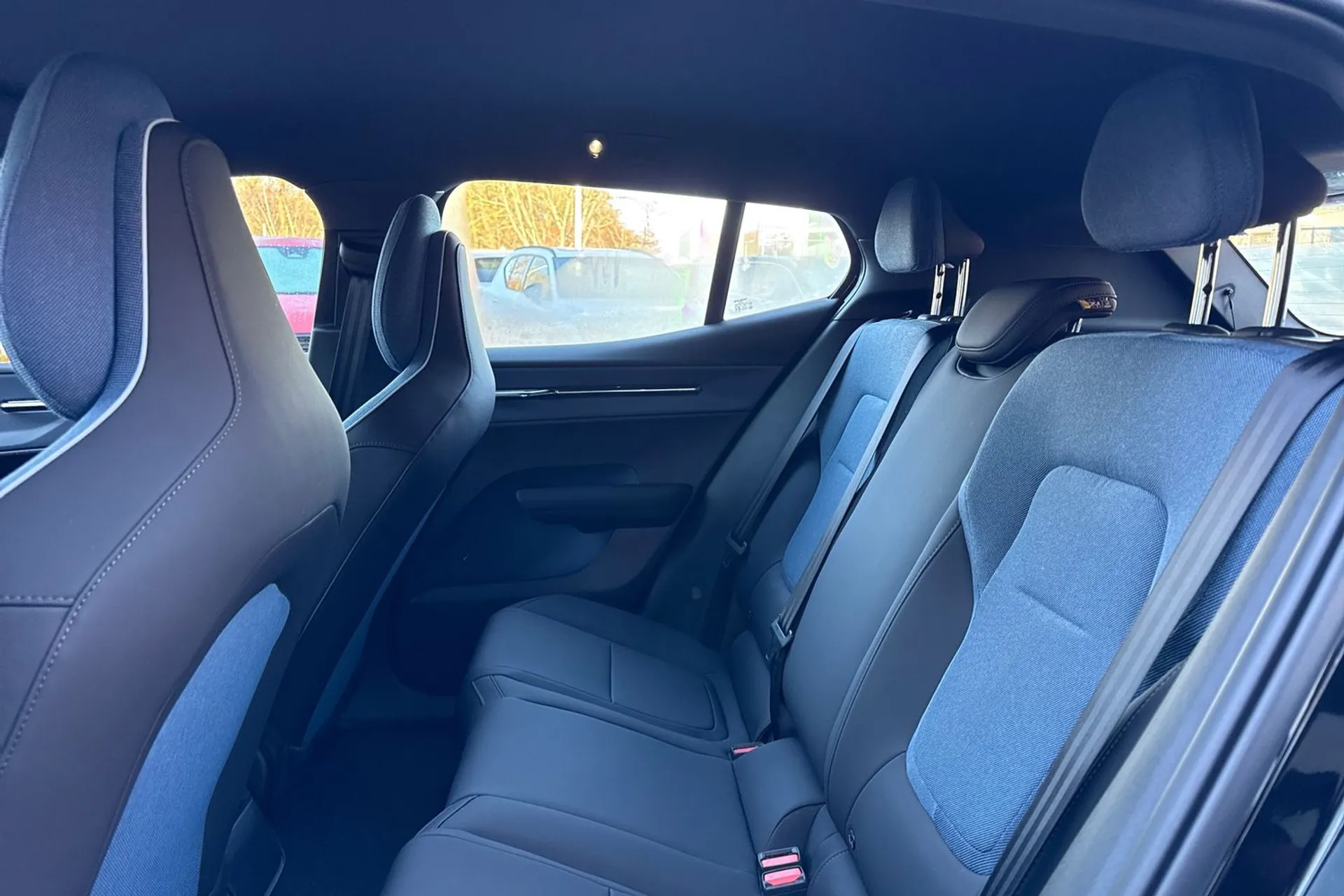 Volvo EX30 thumbnail image number 30