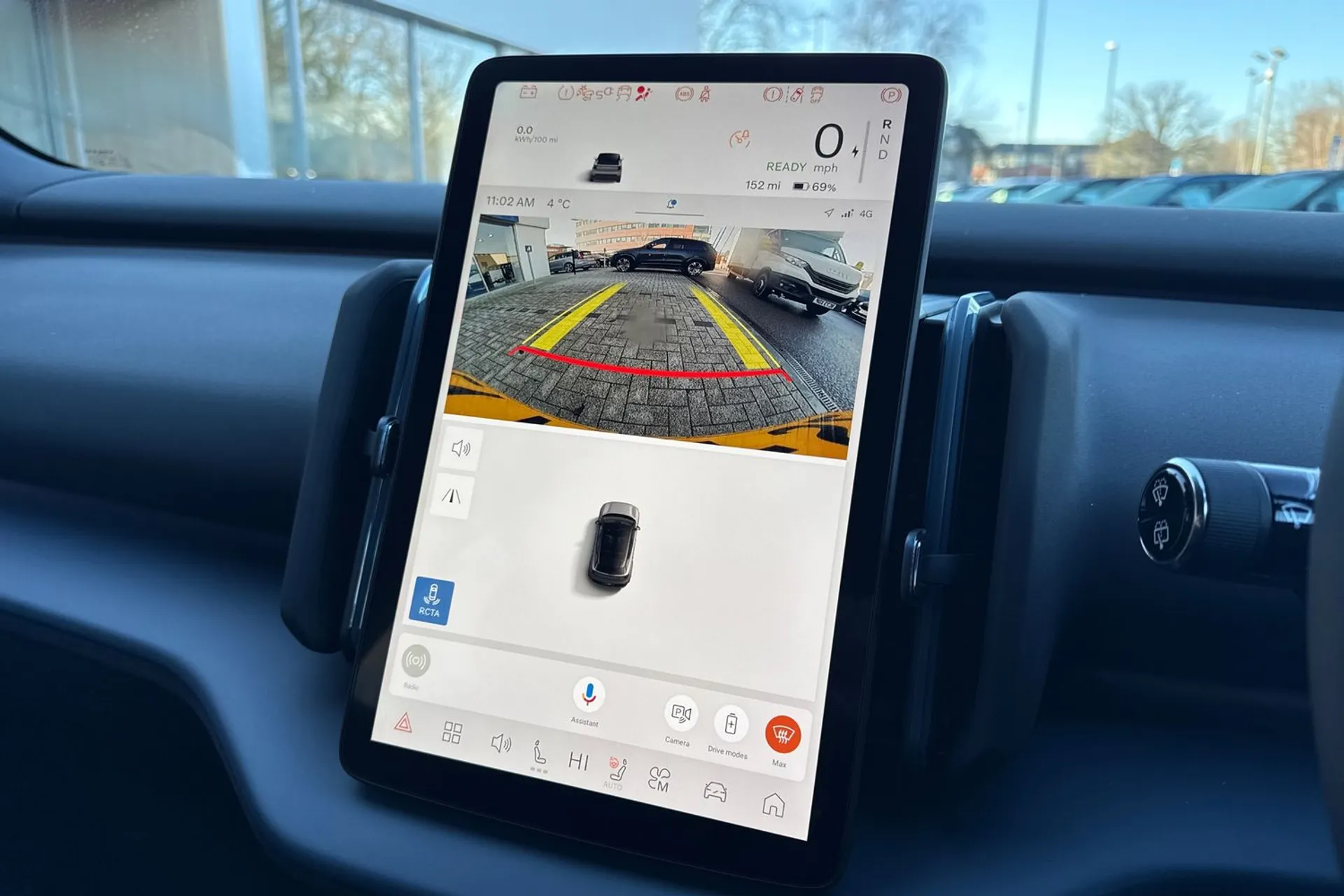 Volvo EX30 thumbnail image number 4