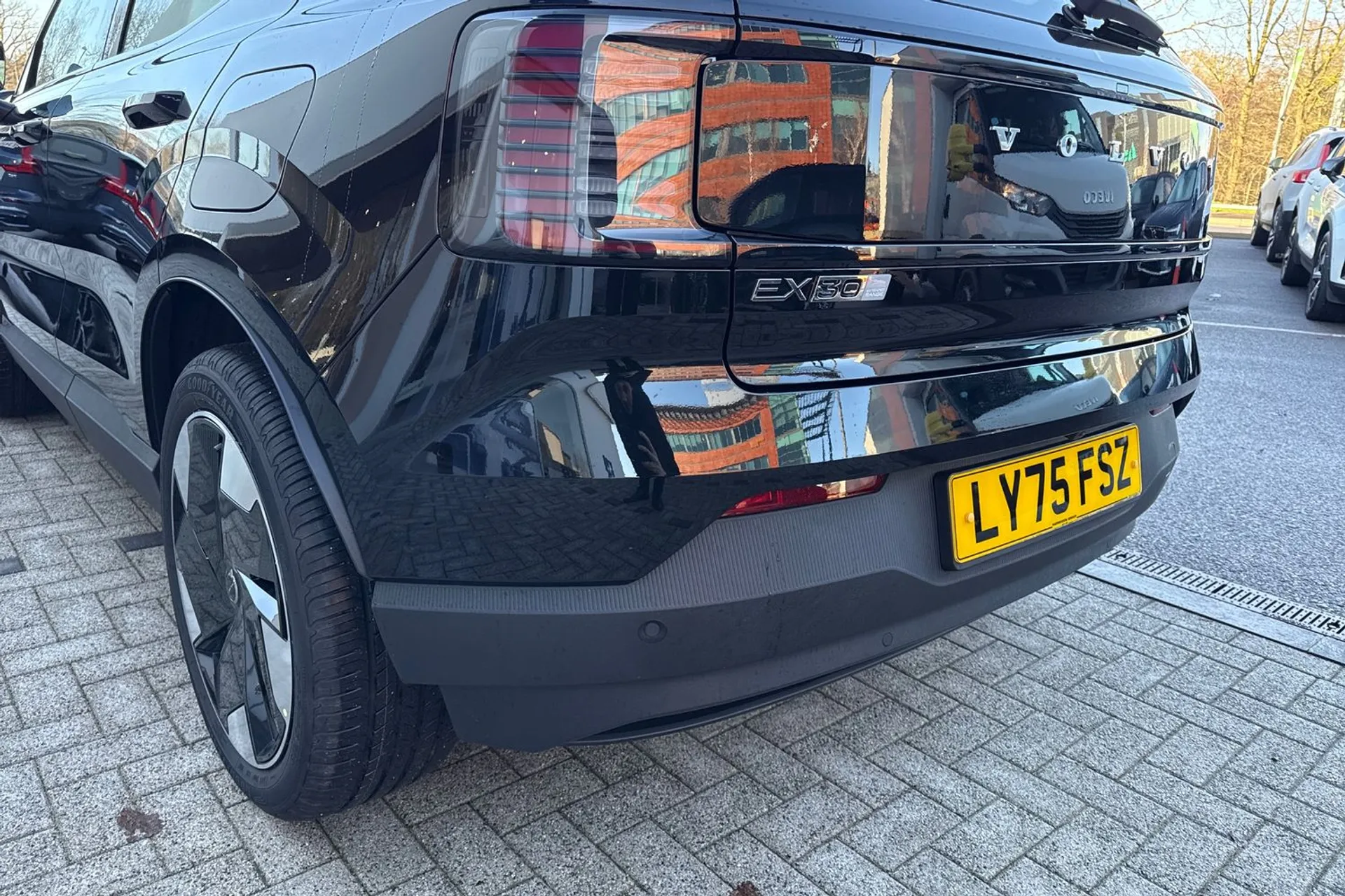 Volvo EX30 thumbnail image number 18