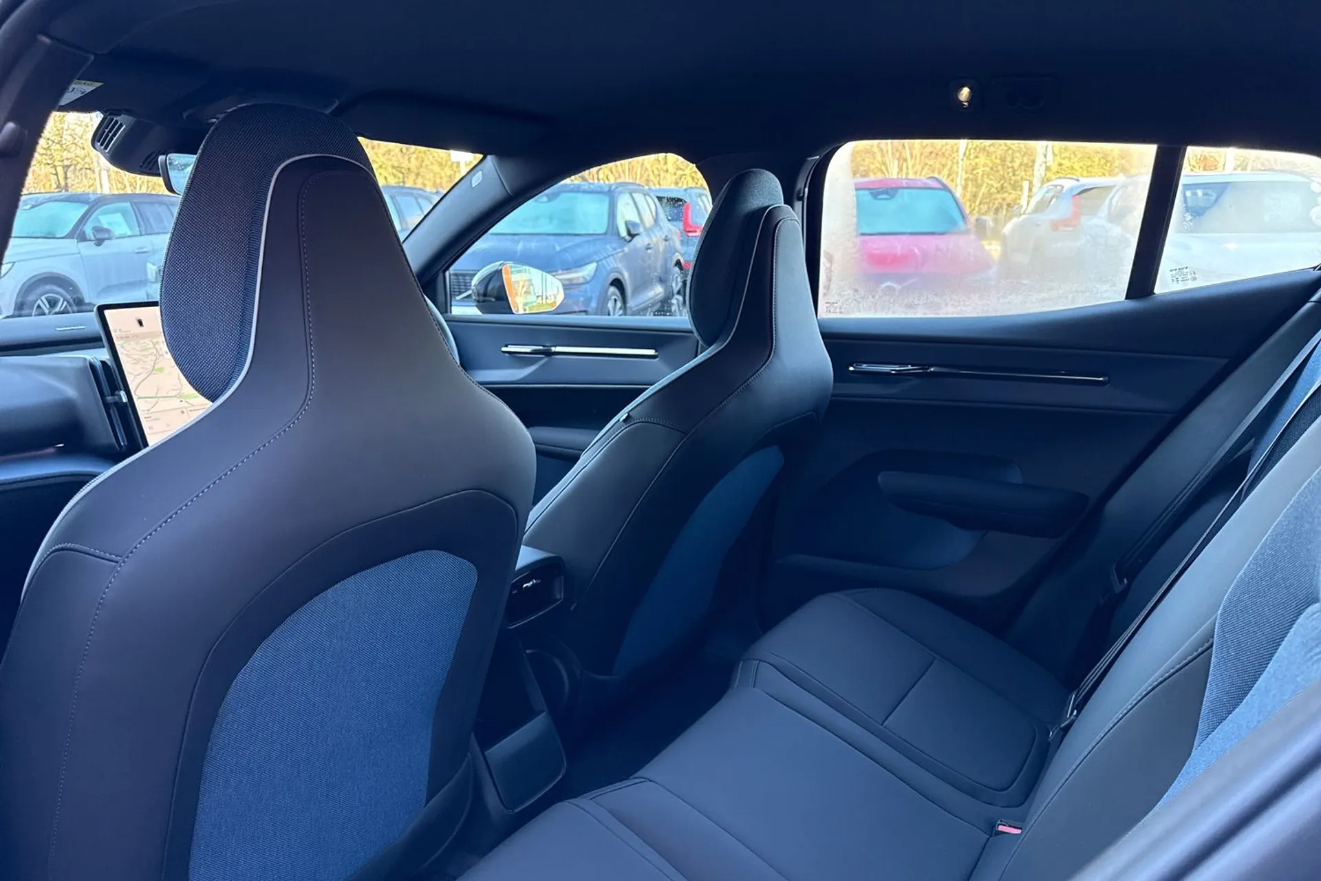 Volvo EX30 thumbnail image number 31